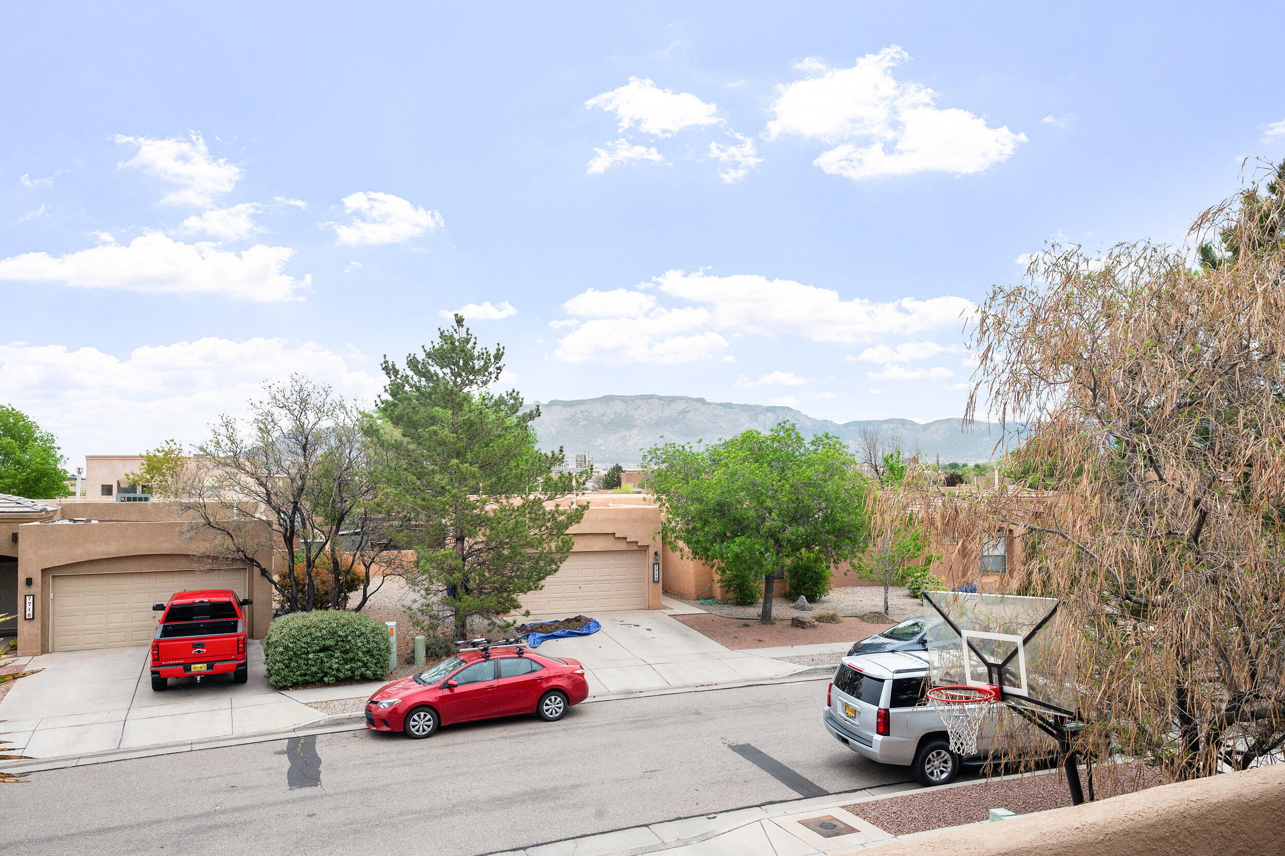 7719 Calle Paraiso NE