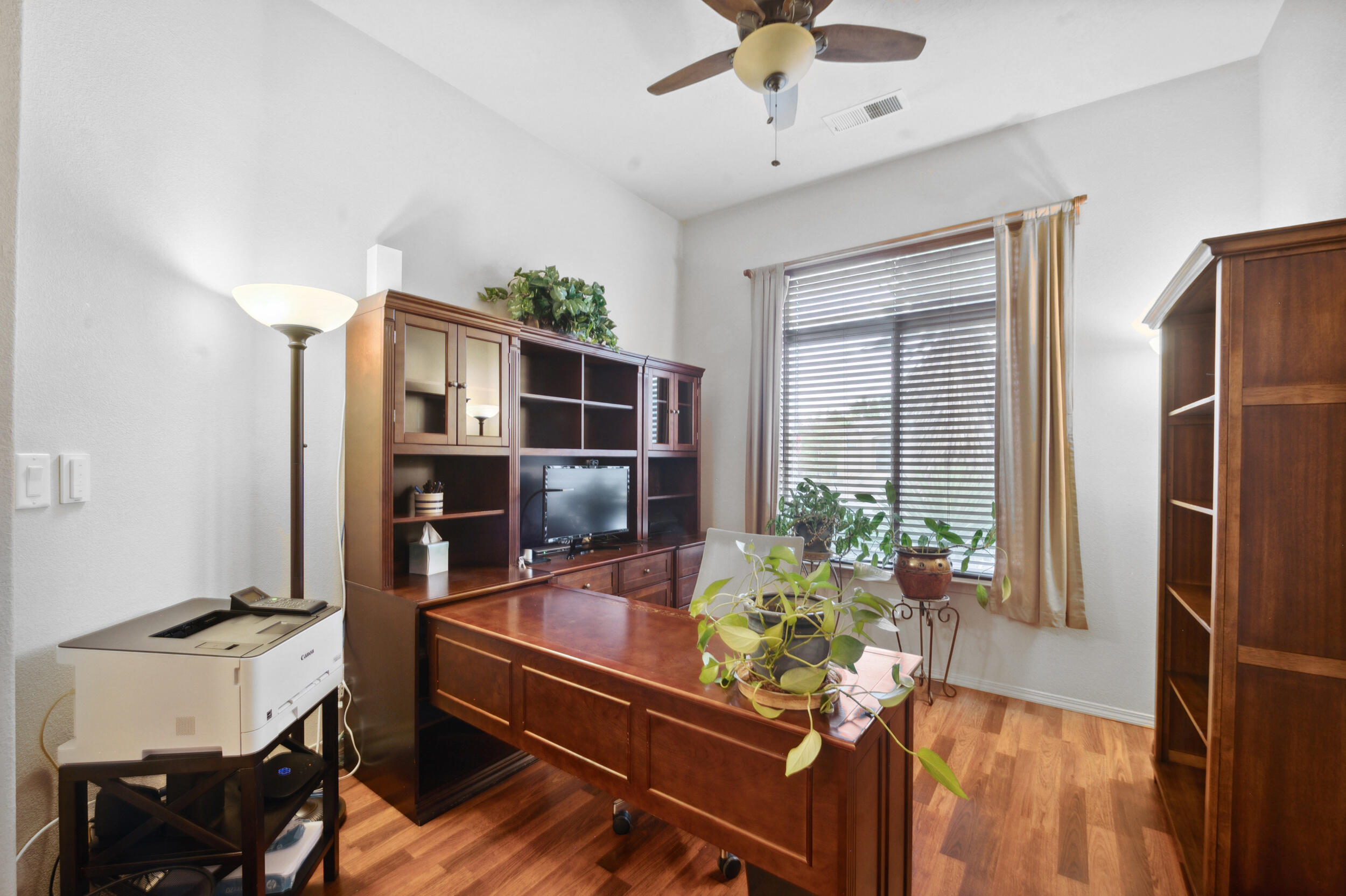 7719 Calle Paraiso NE