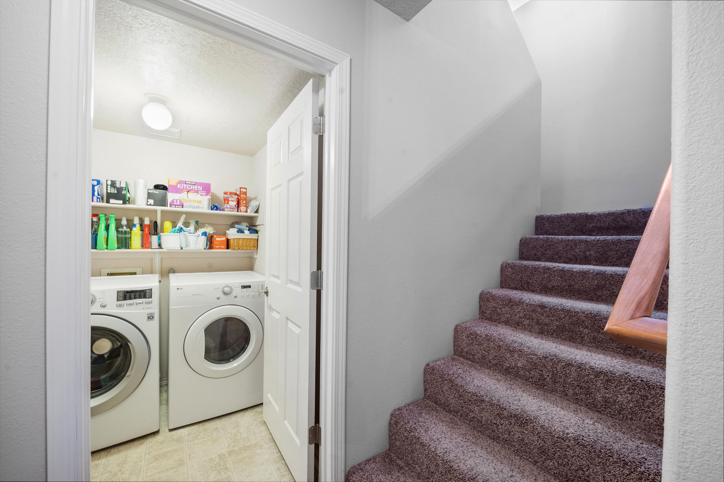 7719 Calle Paraiso NE