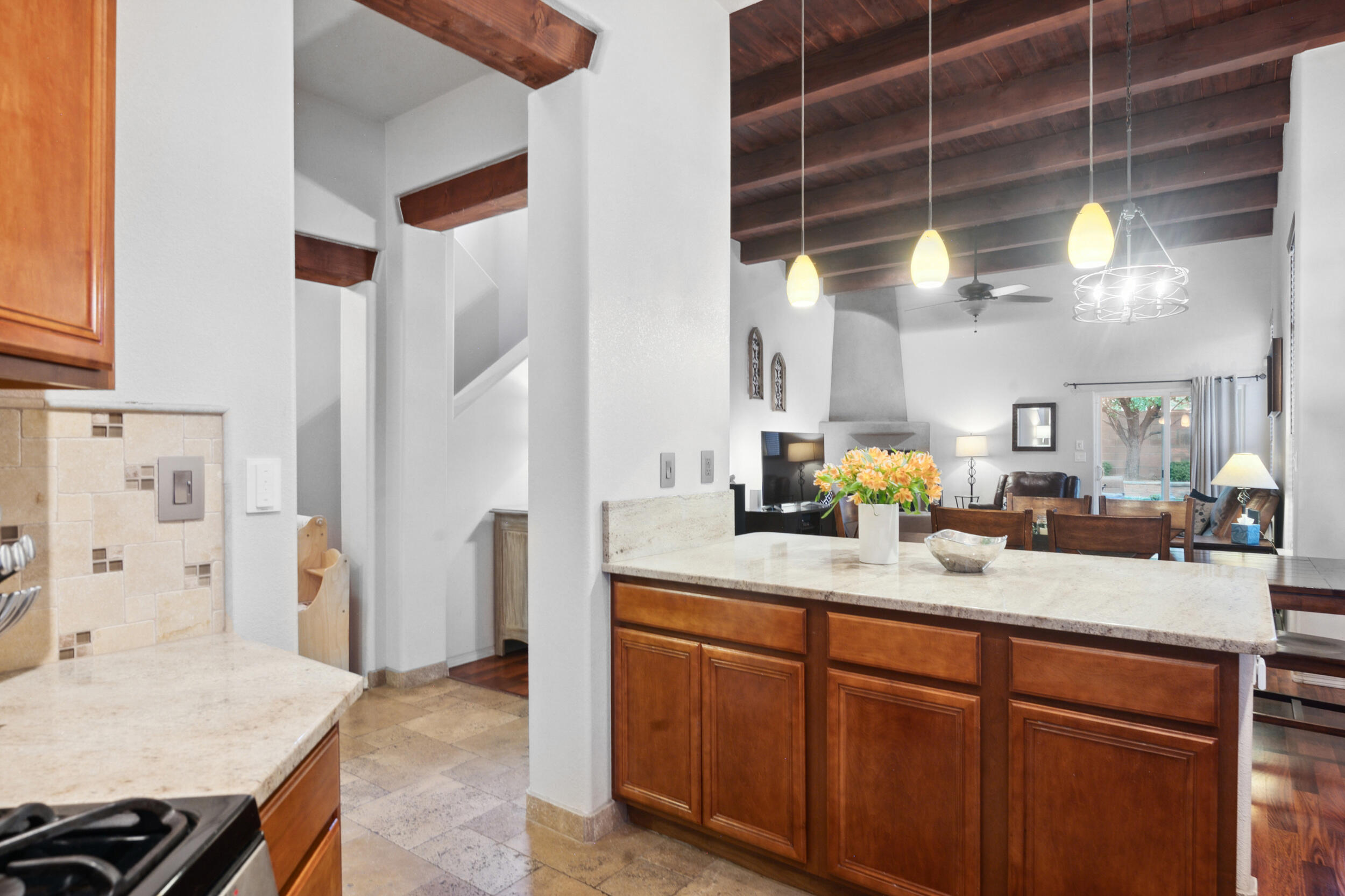 7719 Calle Paraiso NE