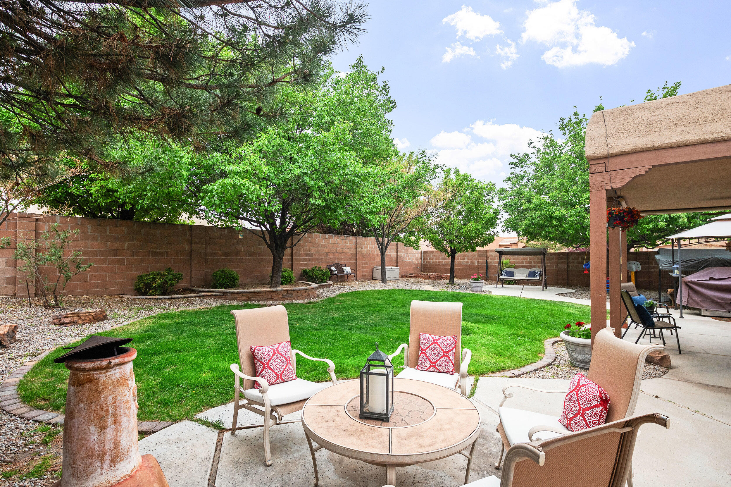 7719 Calle Paraiso NE