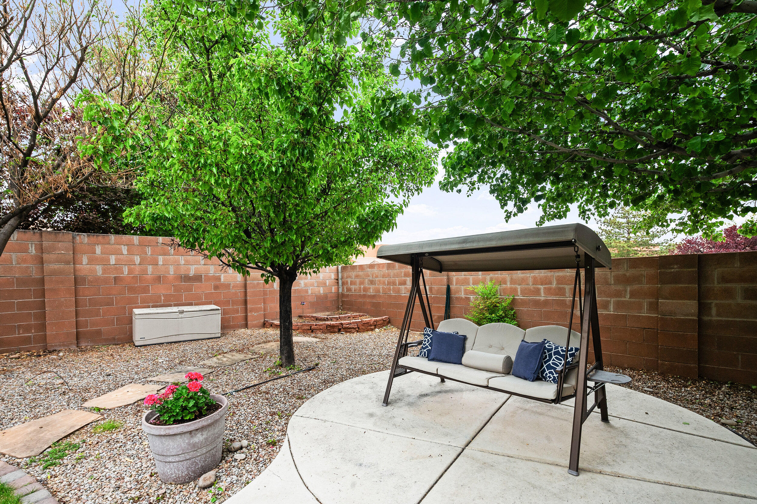 7719 Calle Paraiso NE