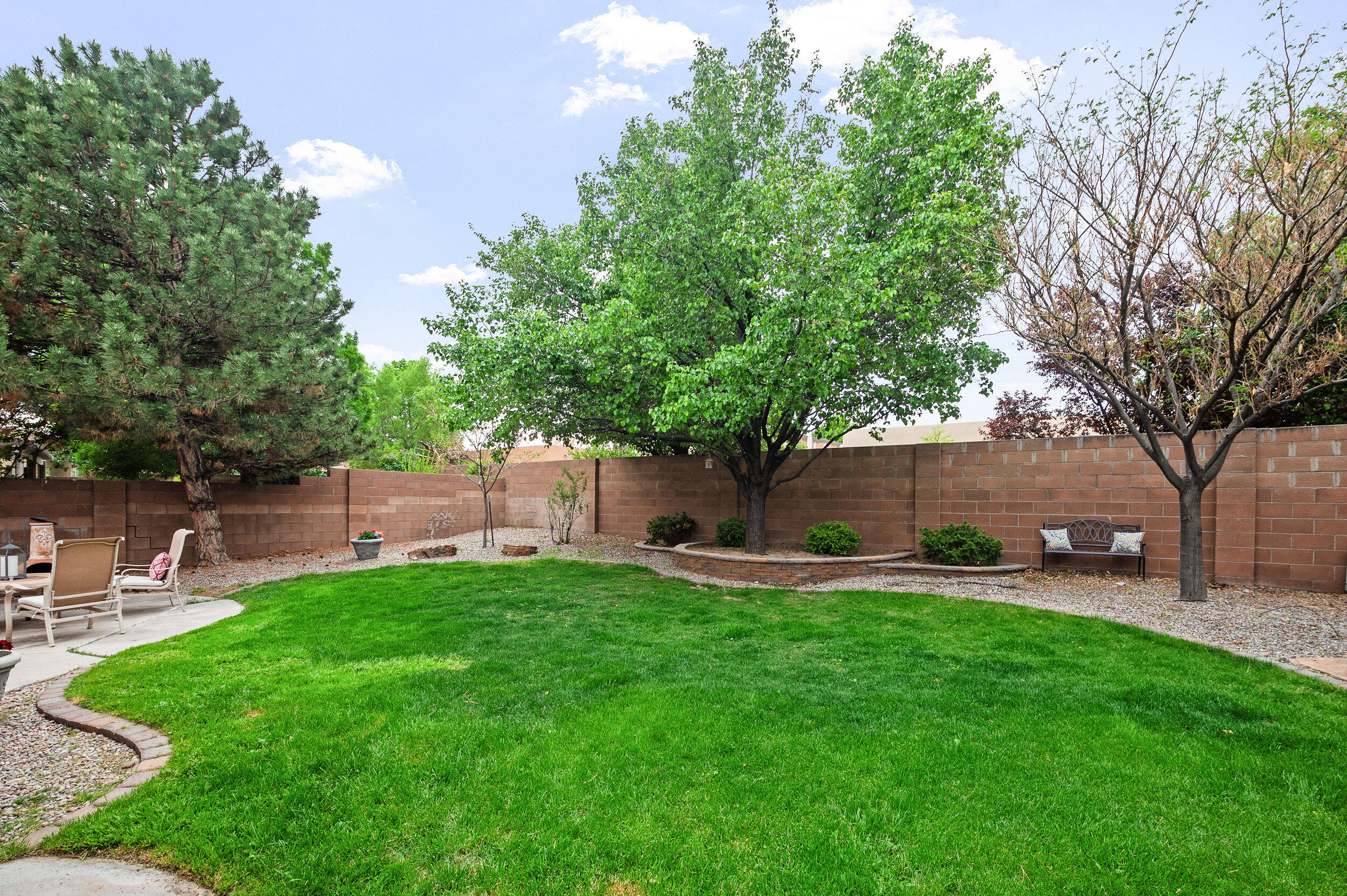 7719 Calle Paraiso NE