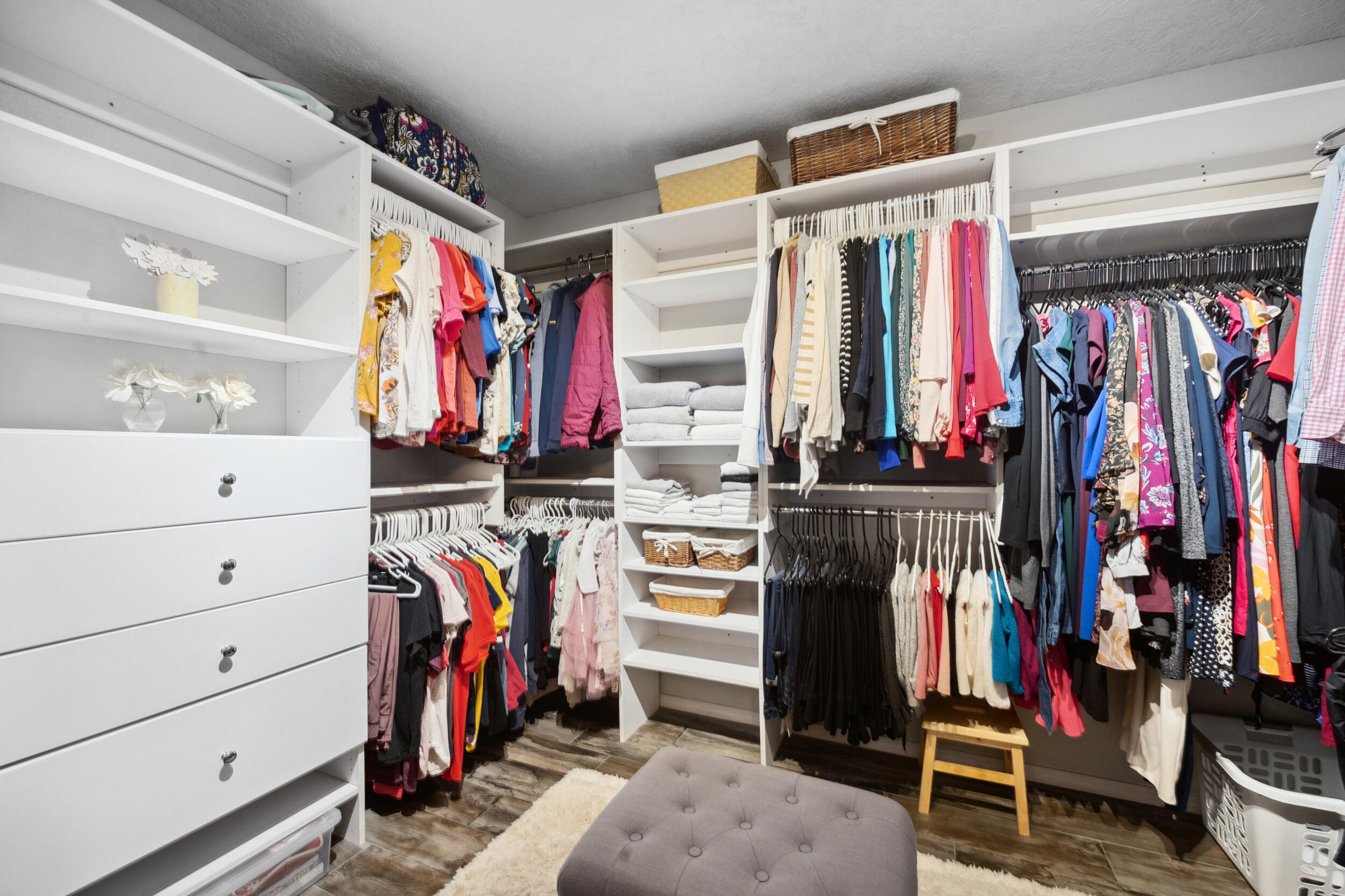 7719 Calle Paraiso NE