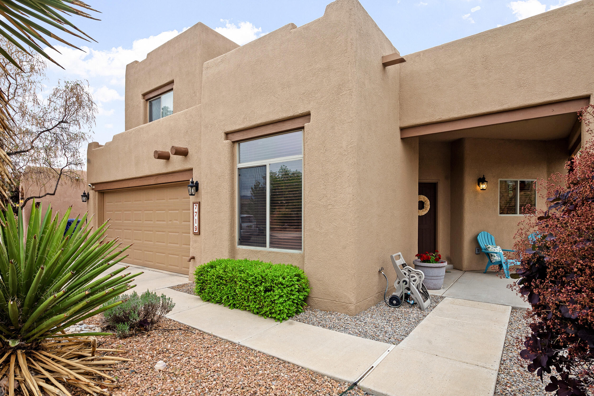 7719 Calle Paraiso NE