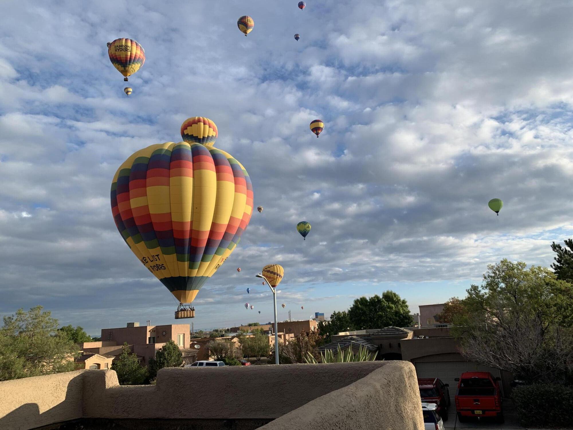 7719 Calle Paraiso NE