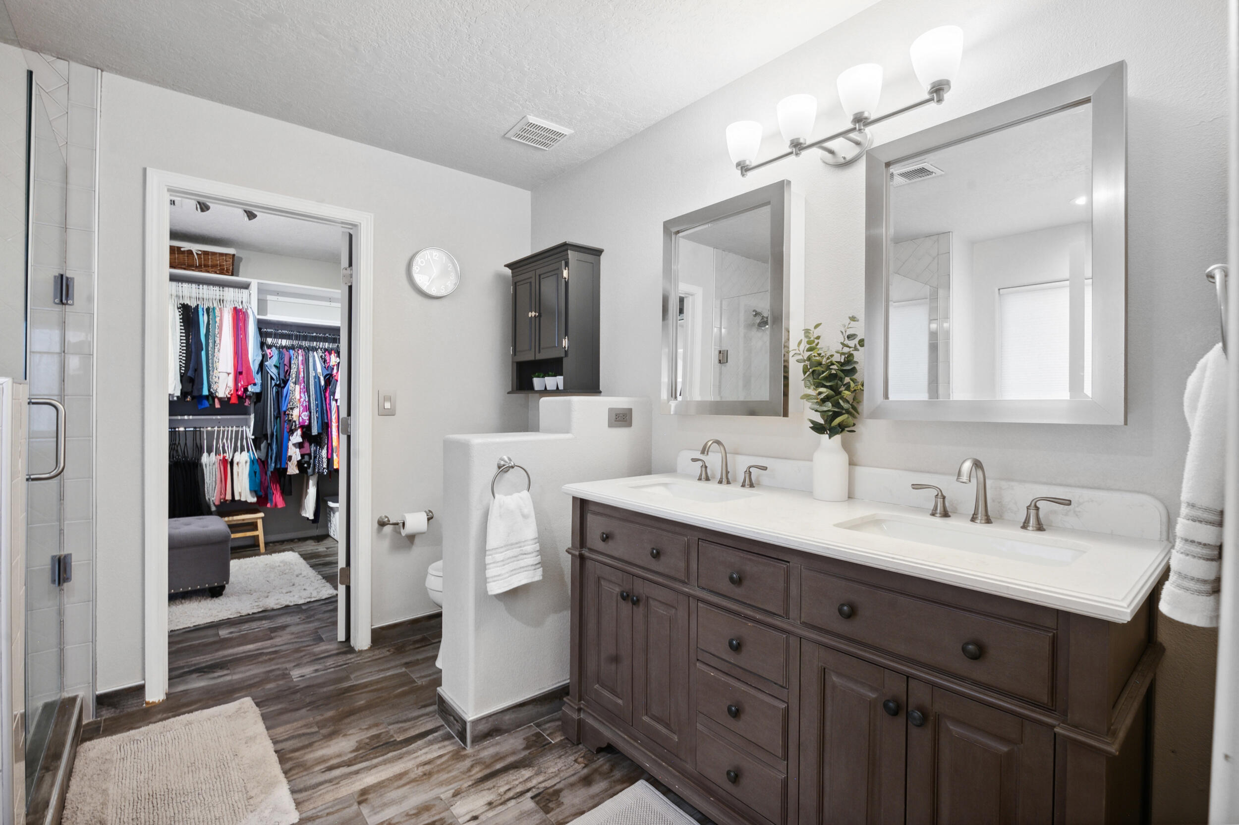 7719 Calle Paraiso NE