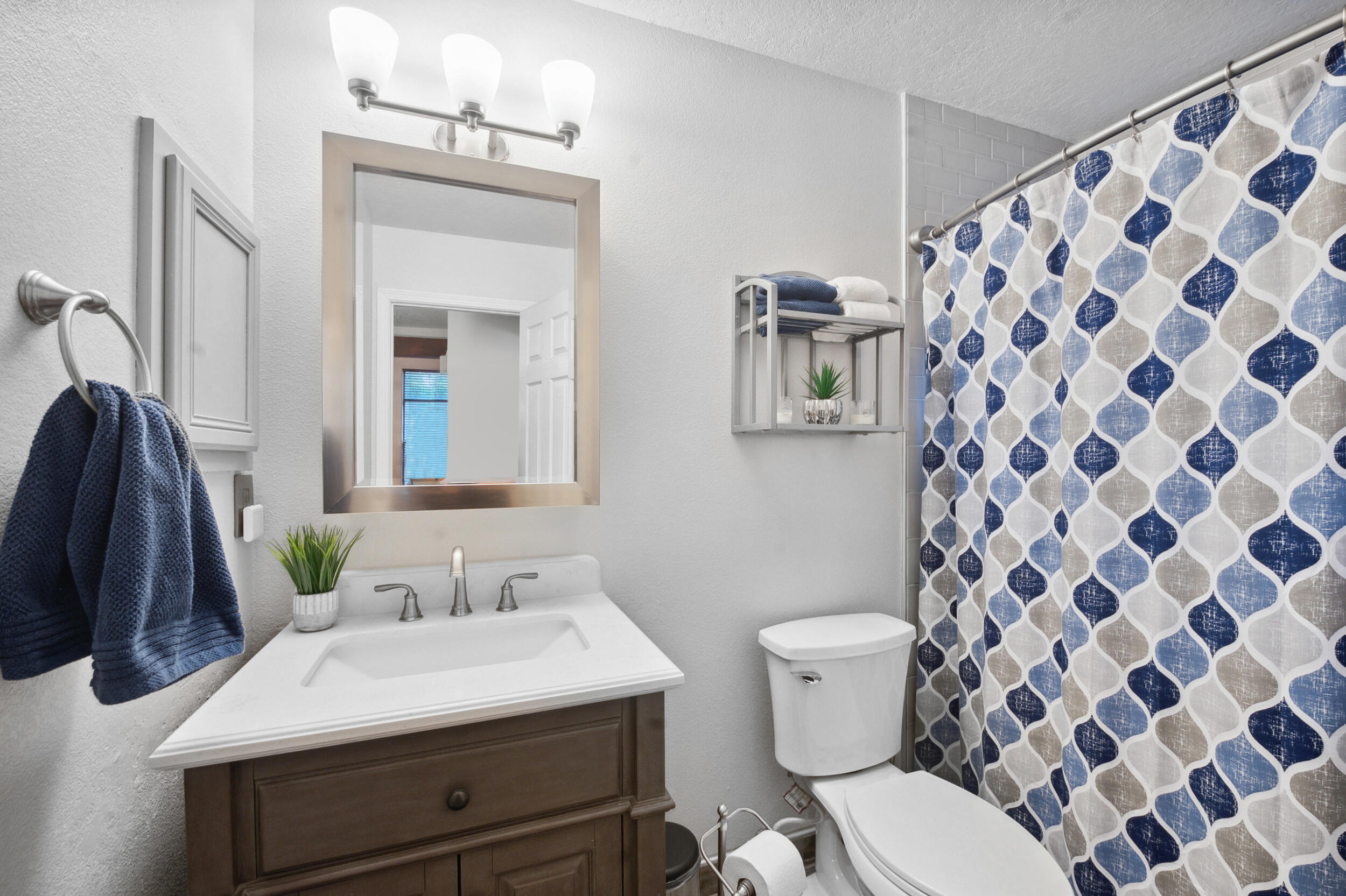 7719 Calle Paraiso NE