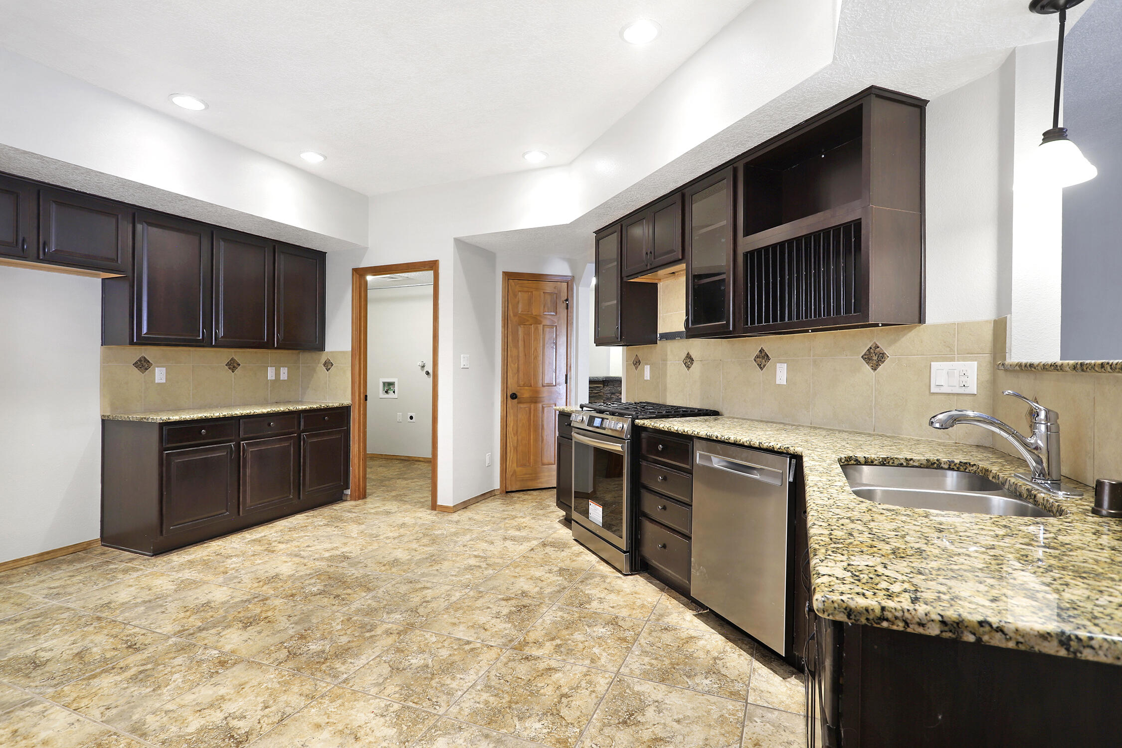 6505 Jazmin Place NW