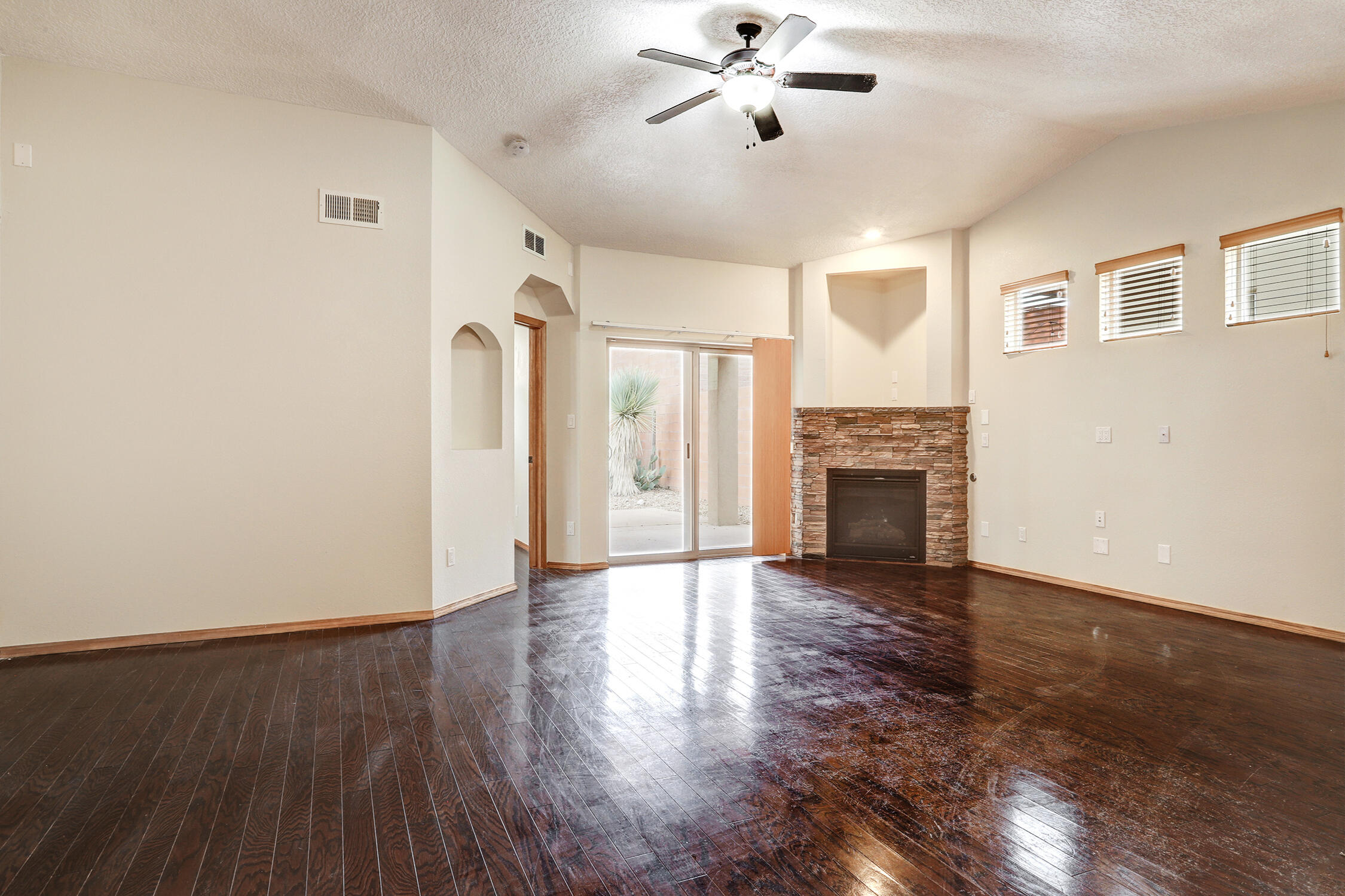 6505 Jazmin Place NW