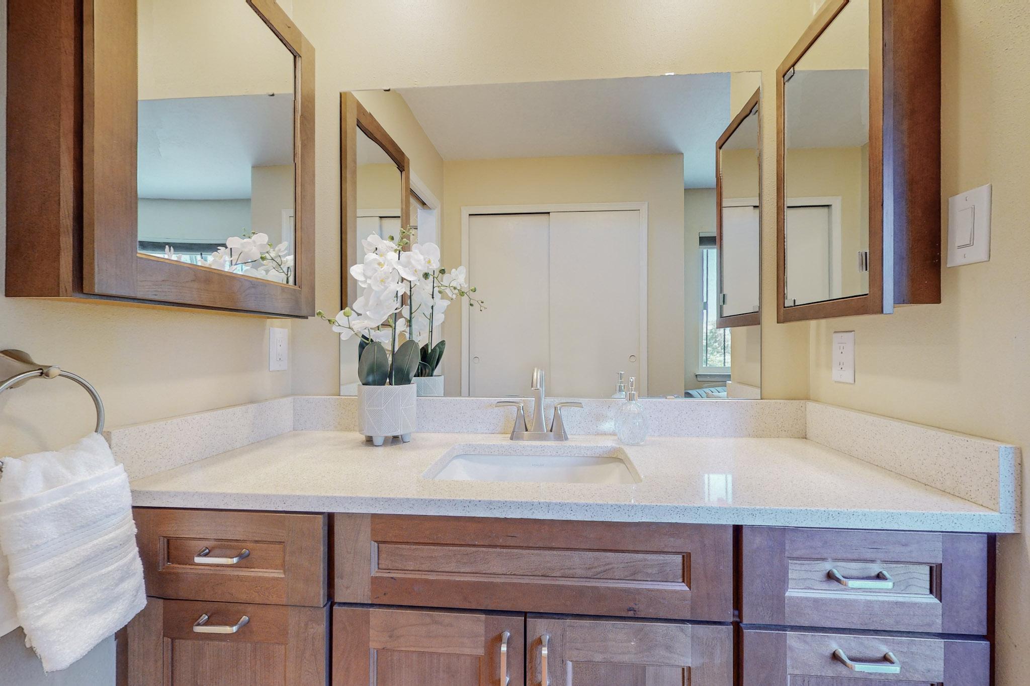 13012 Gray Hills Road NE