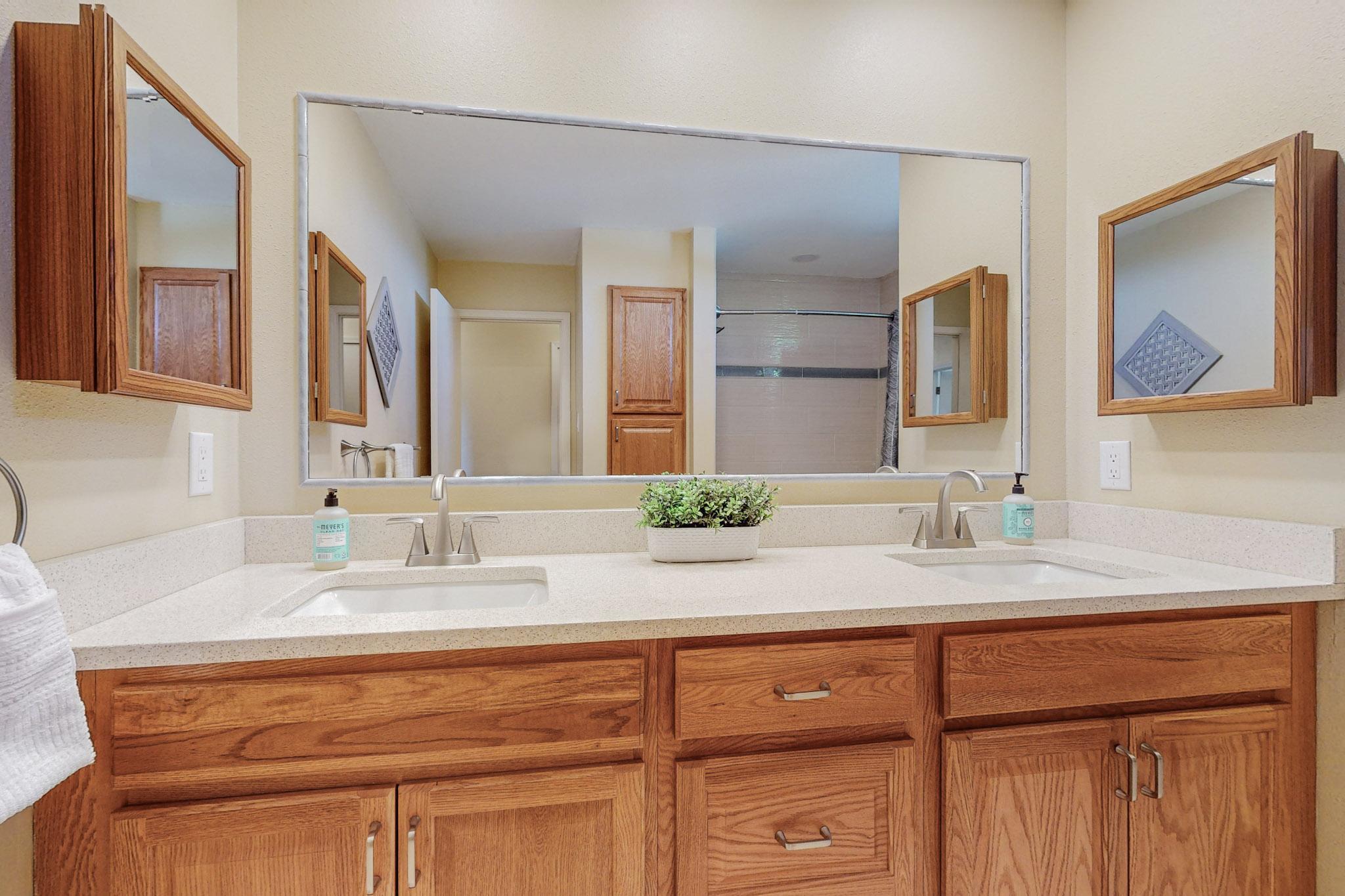 13012 Gray Hills Road NE