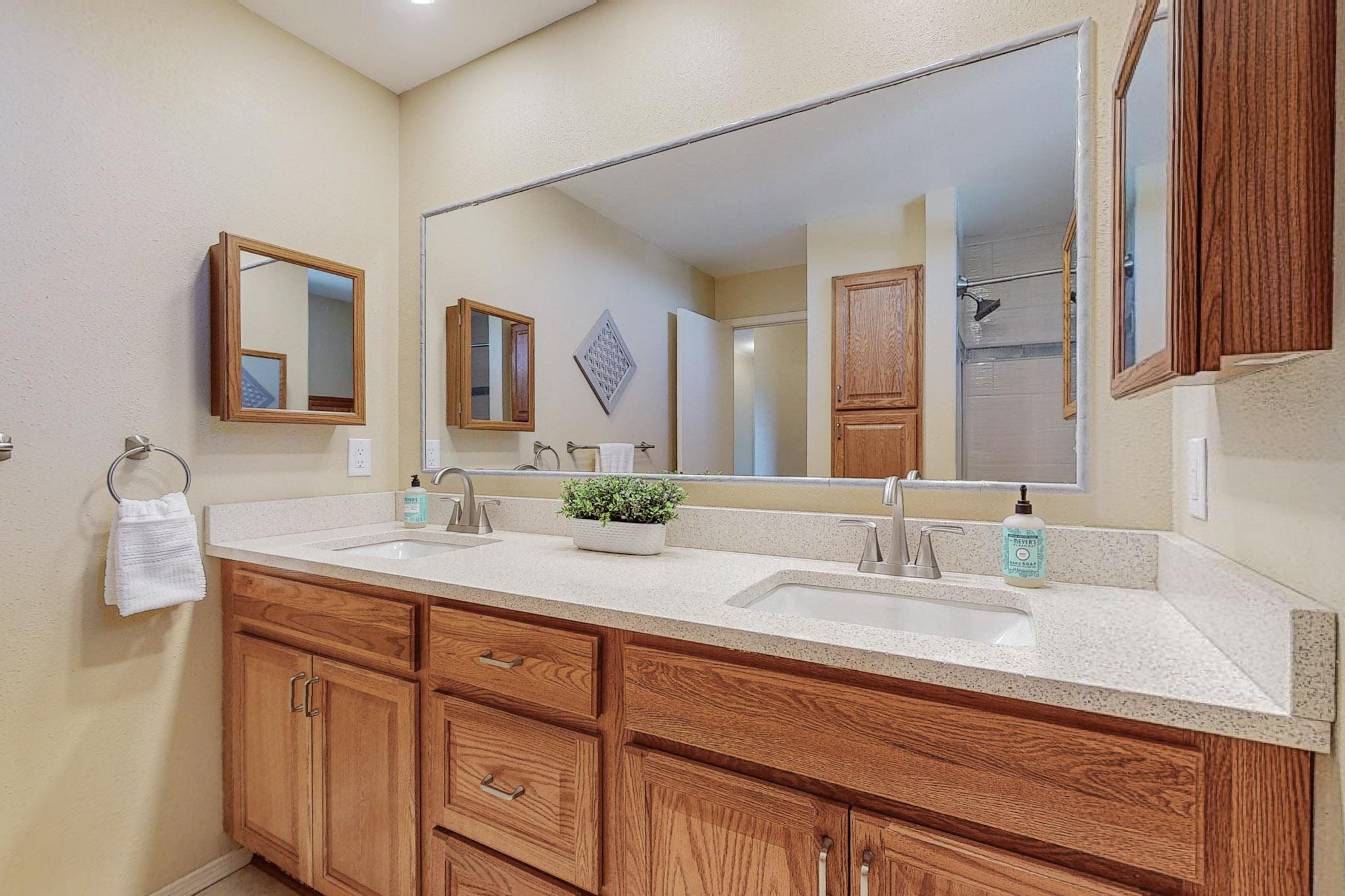 13012 Gray Hills Road NE