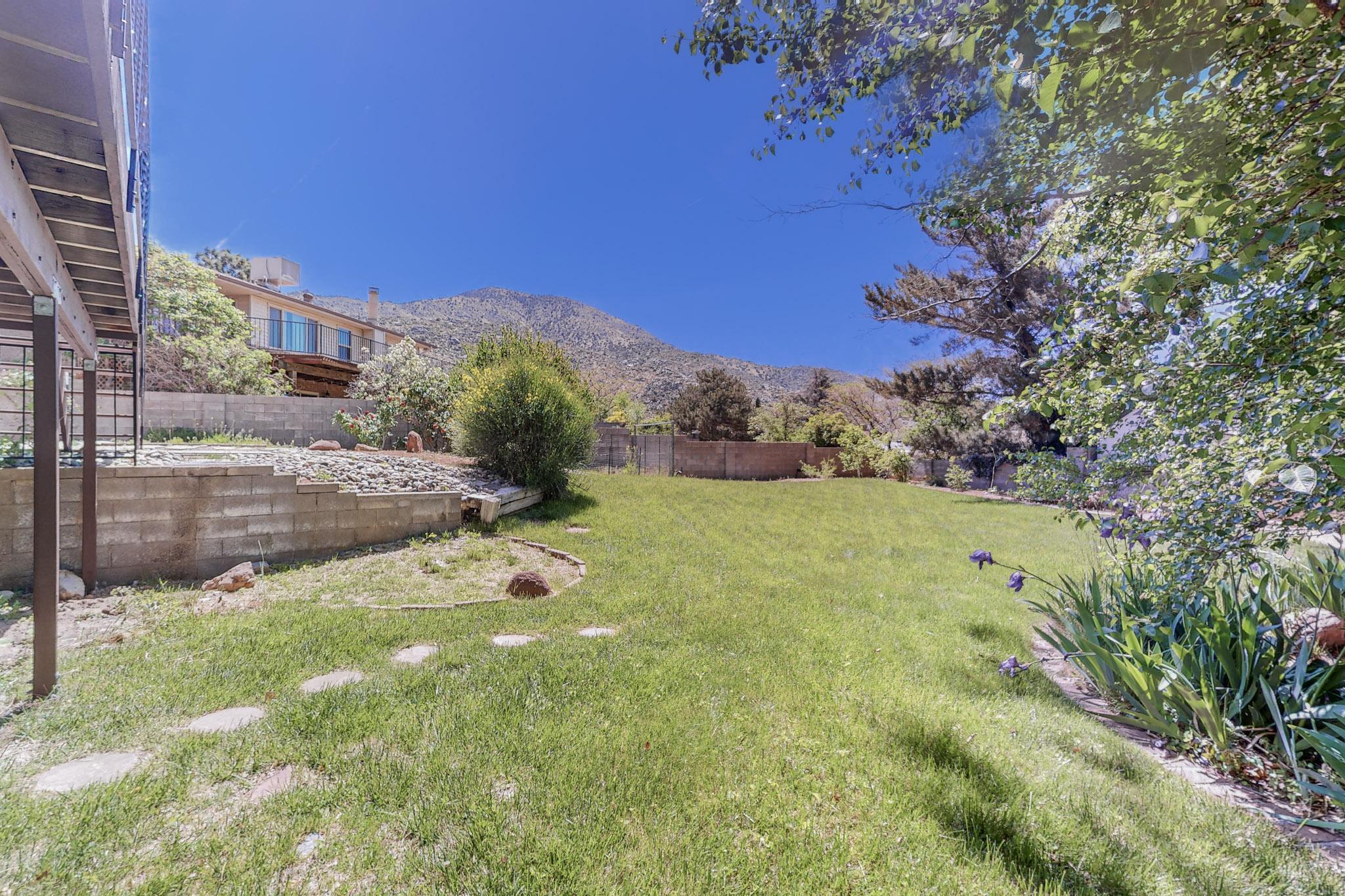 13012 Gray Hills Road NE