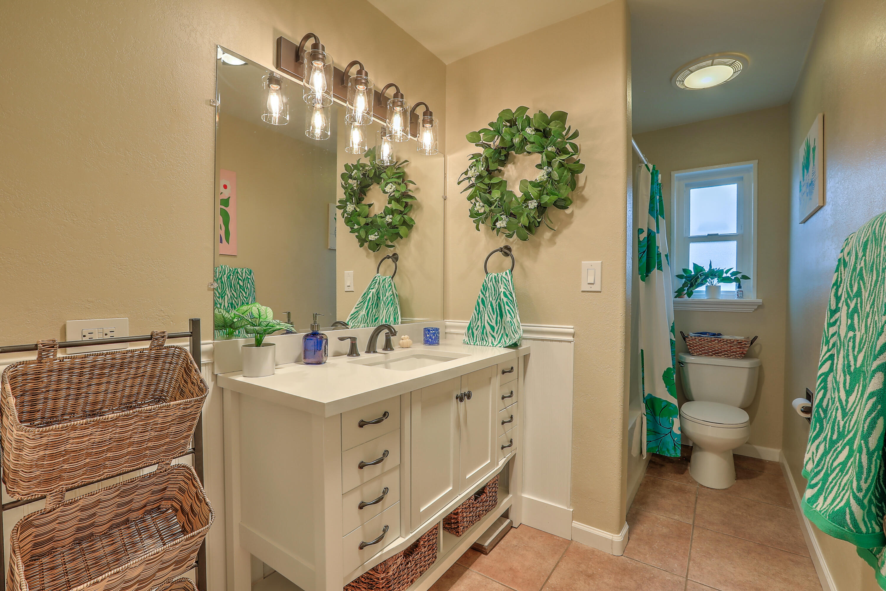 6101 Rogers Avenue NE