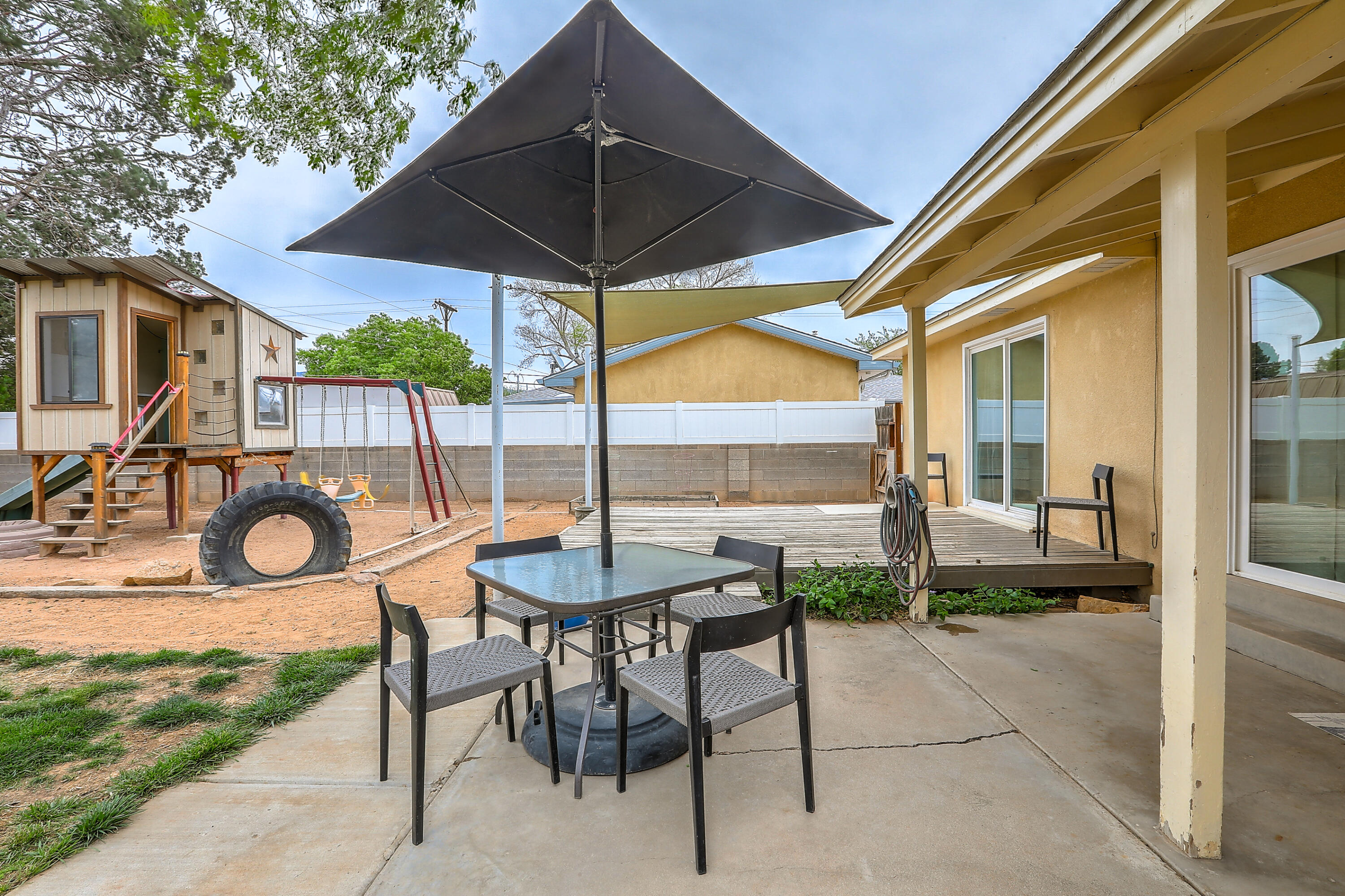 6101 Rogers Avenue NE