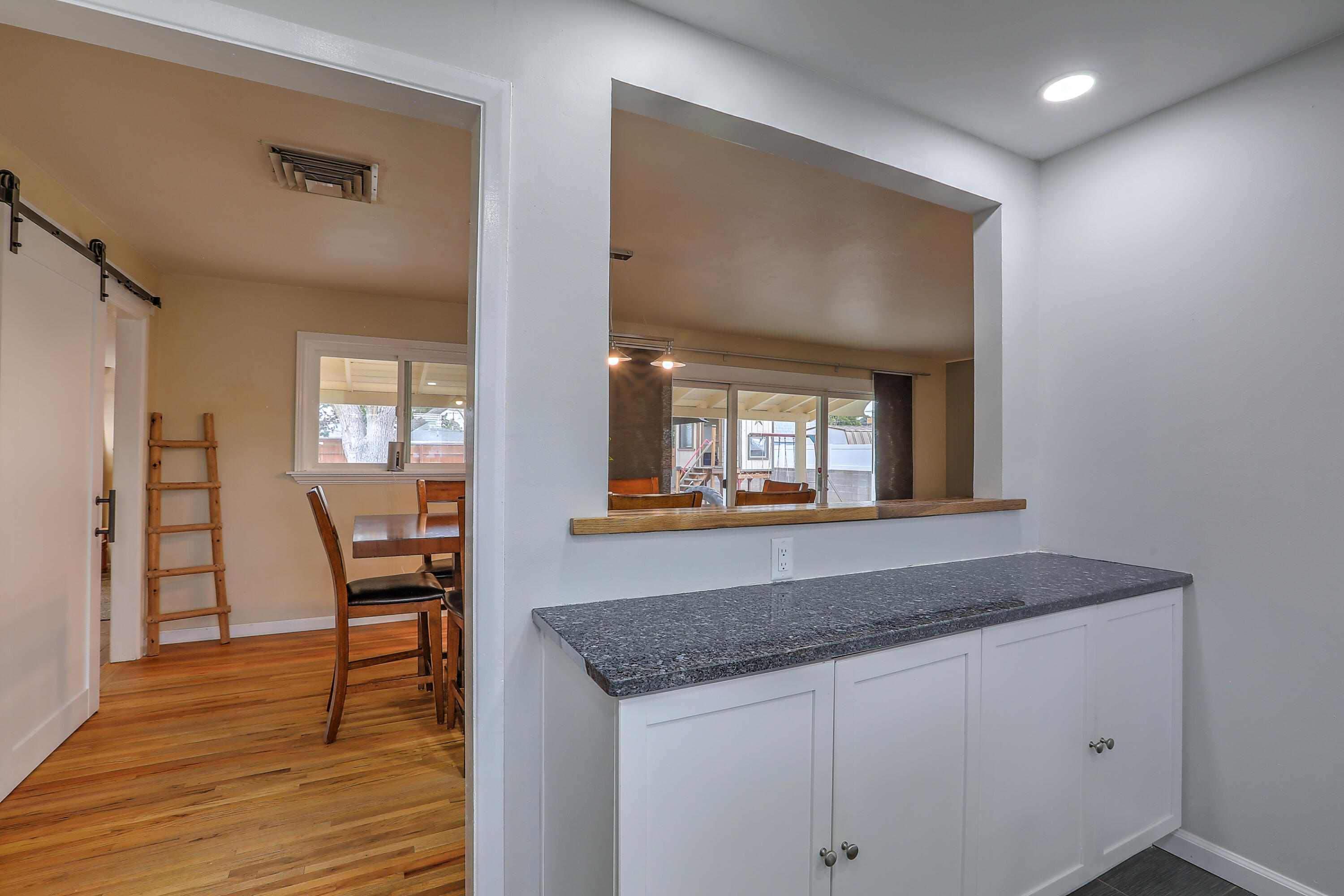 6101 Rogers Avenue NE