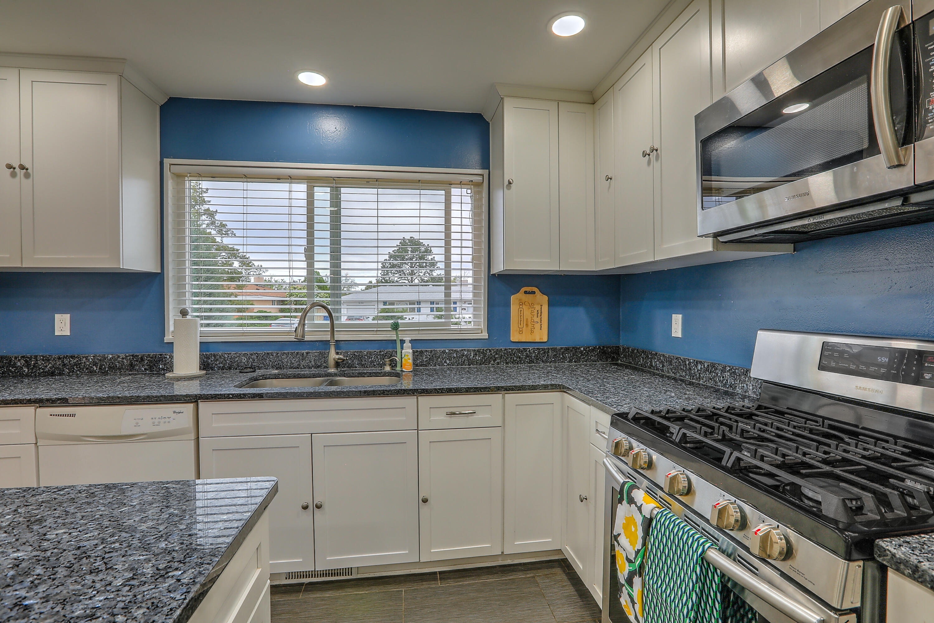 6101 Rogers Avenue NE