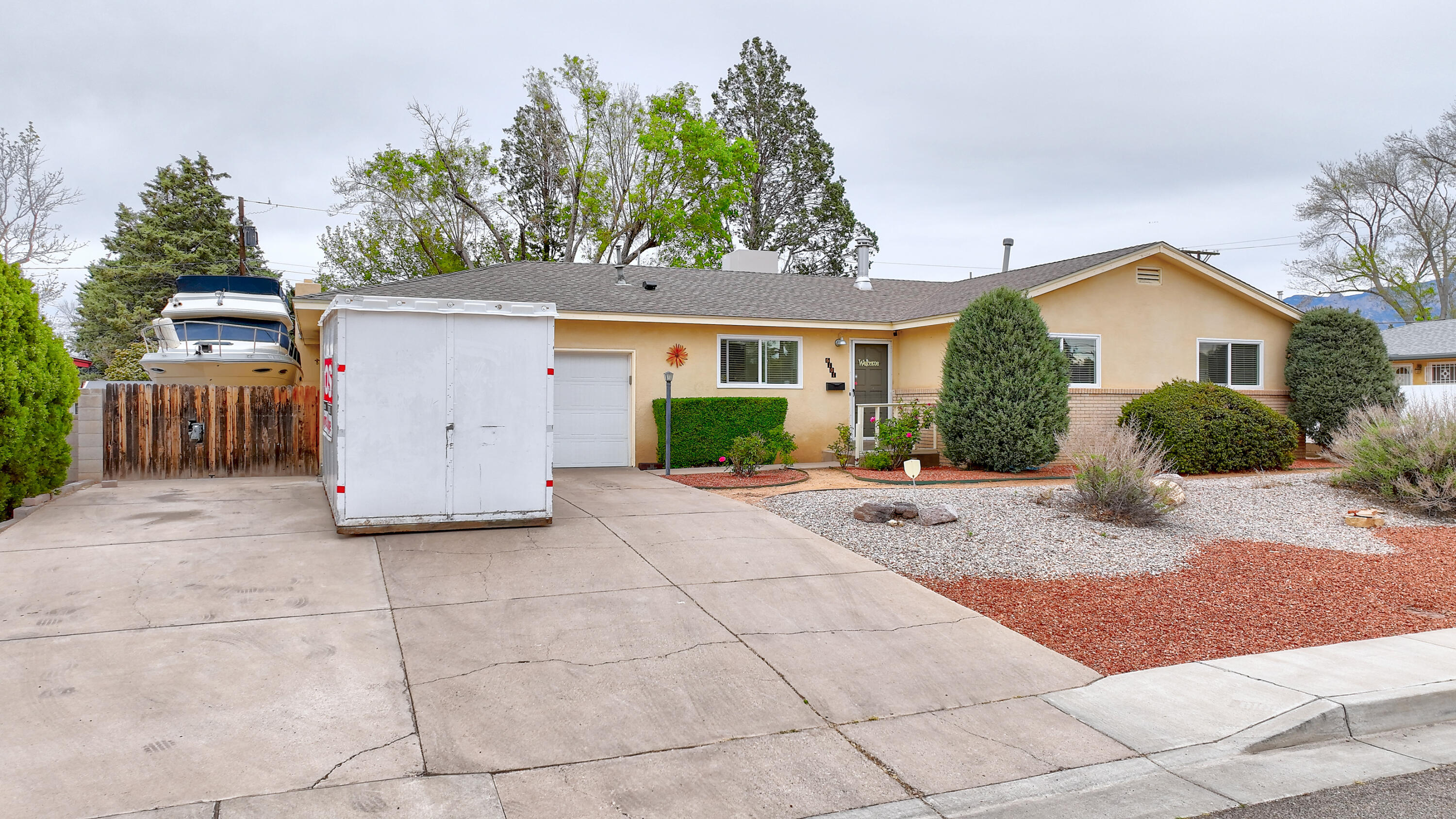 6101 Rogers Avenue NE