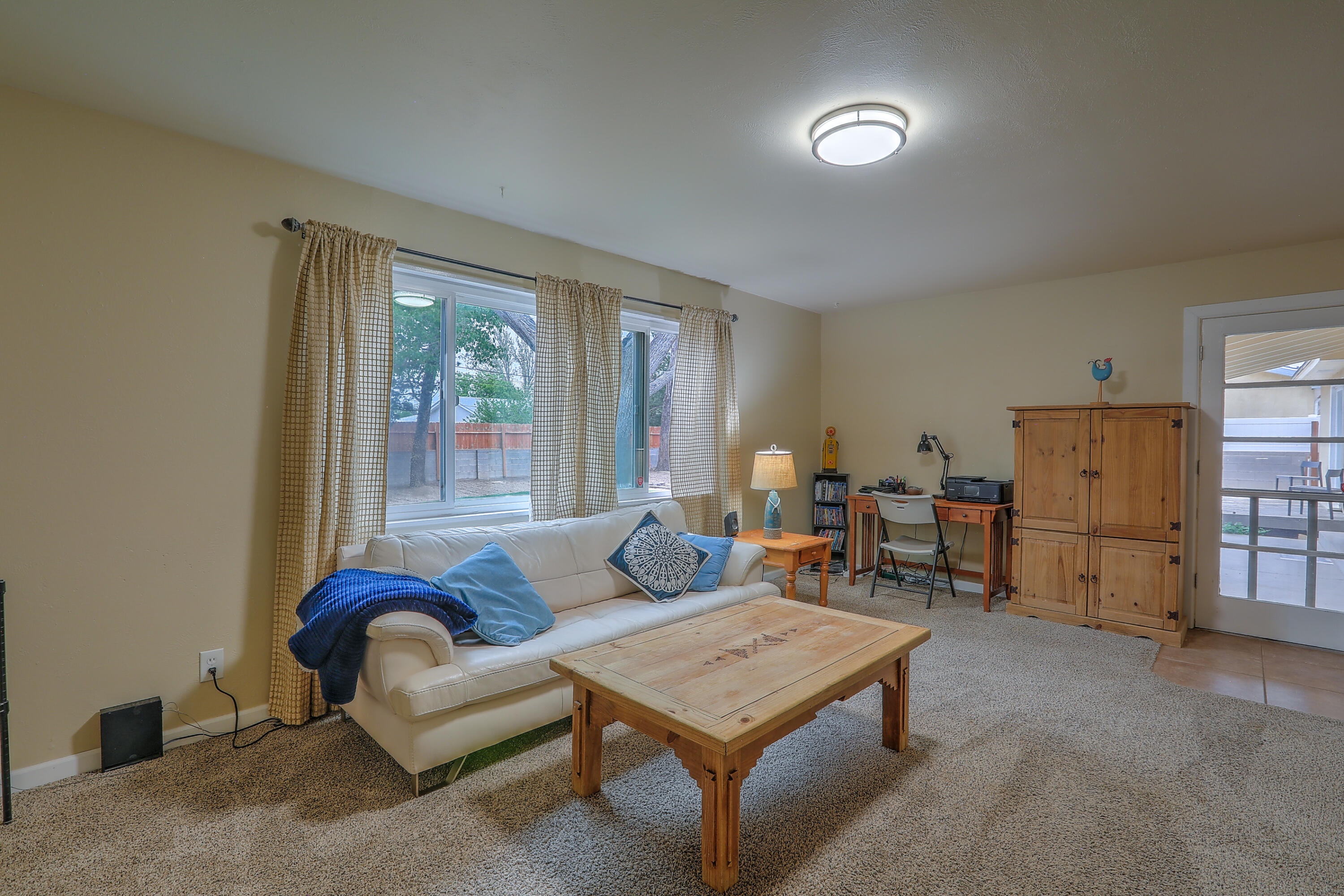 6101 Rogers Avenue NE