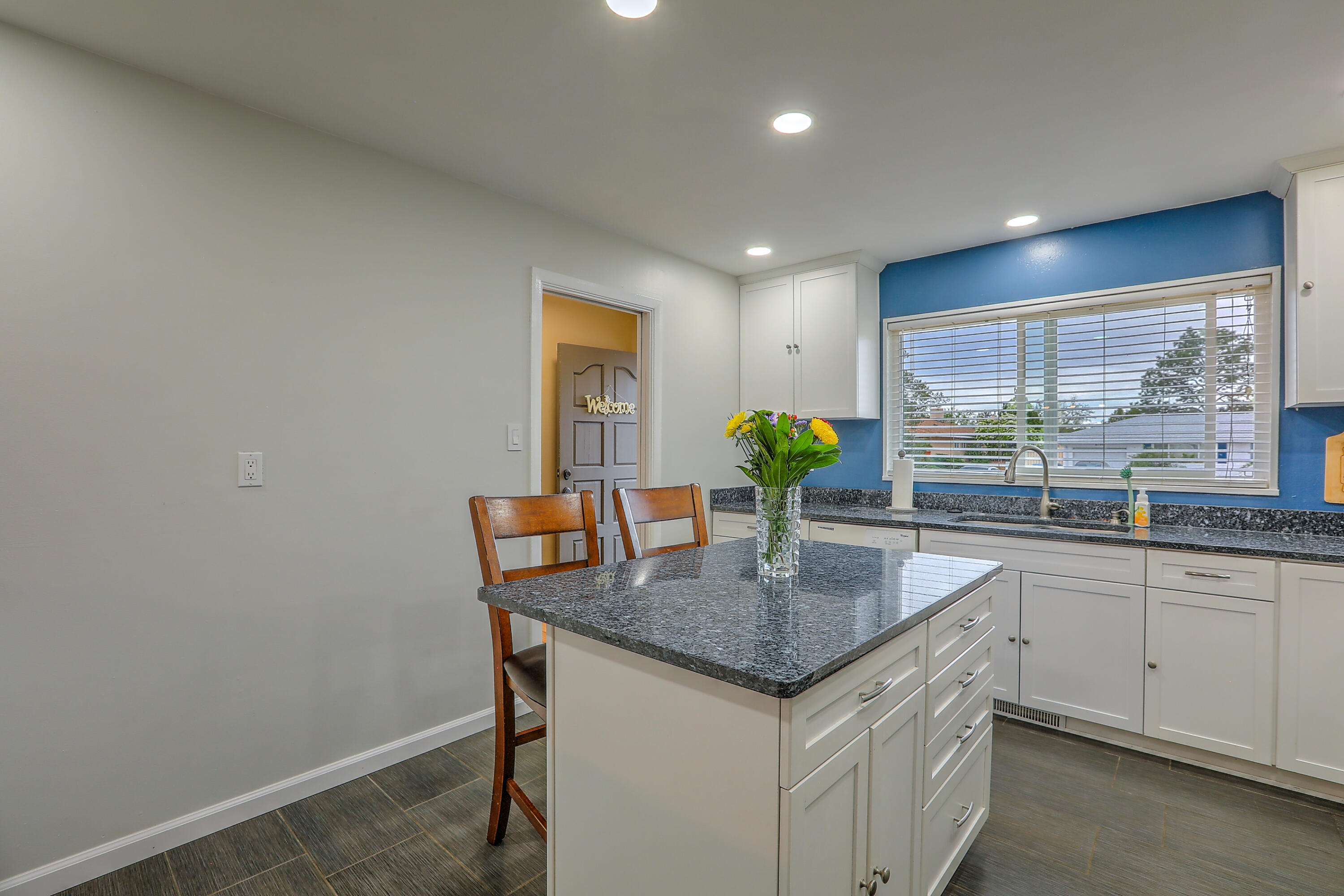 6101 Rogers Avenue NE