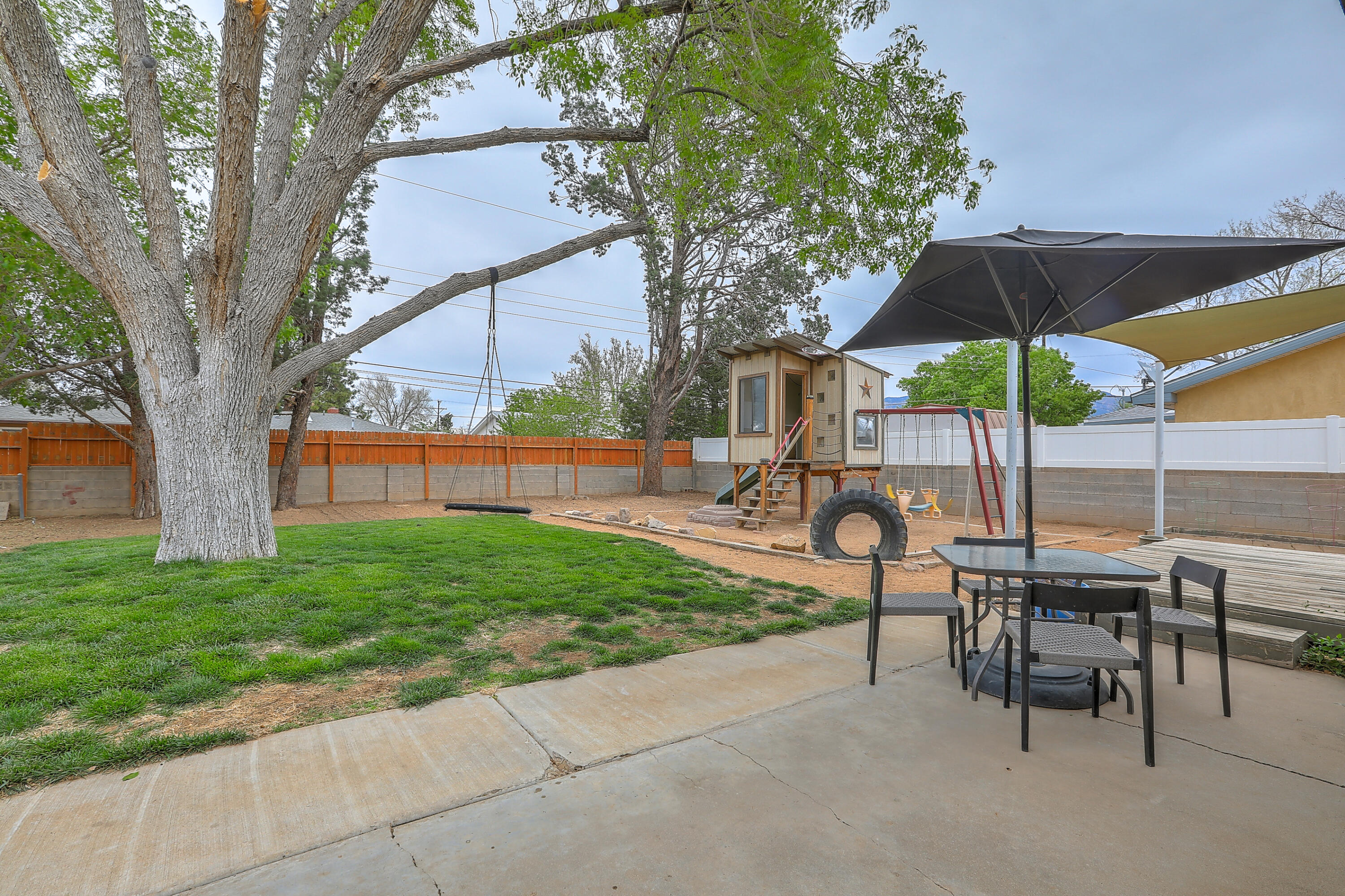 6101 Rogers Avenue NE