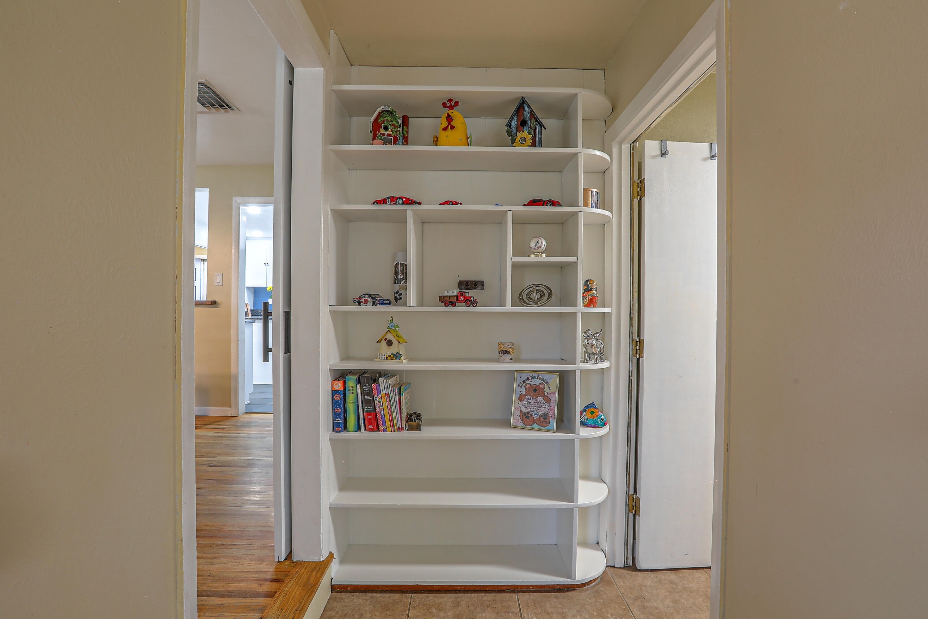 6101 Rogers Avenue NE