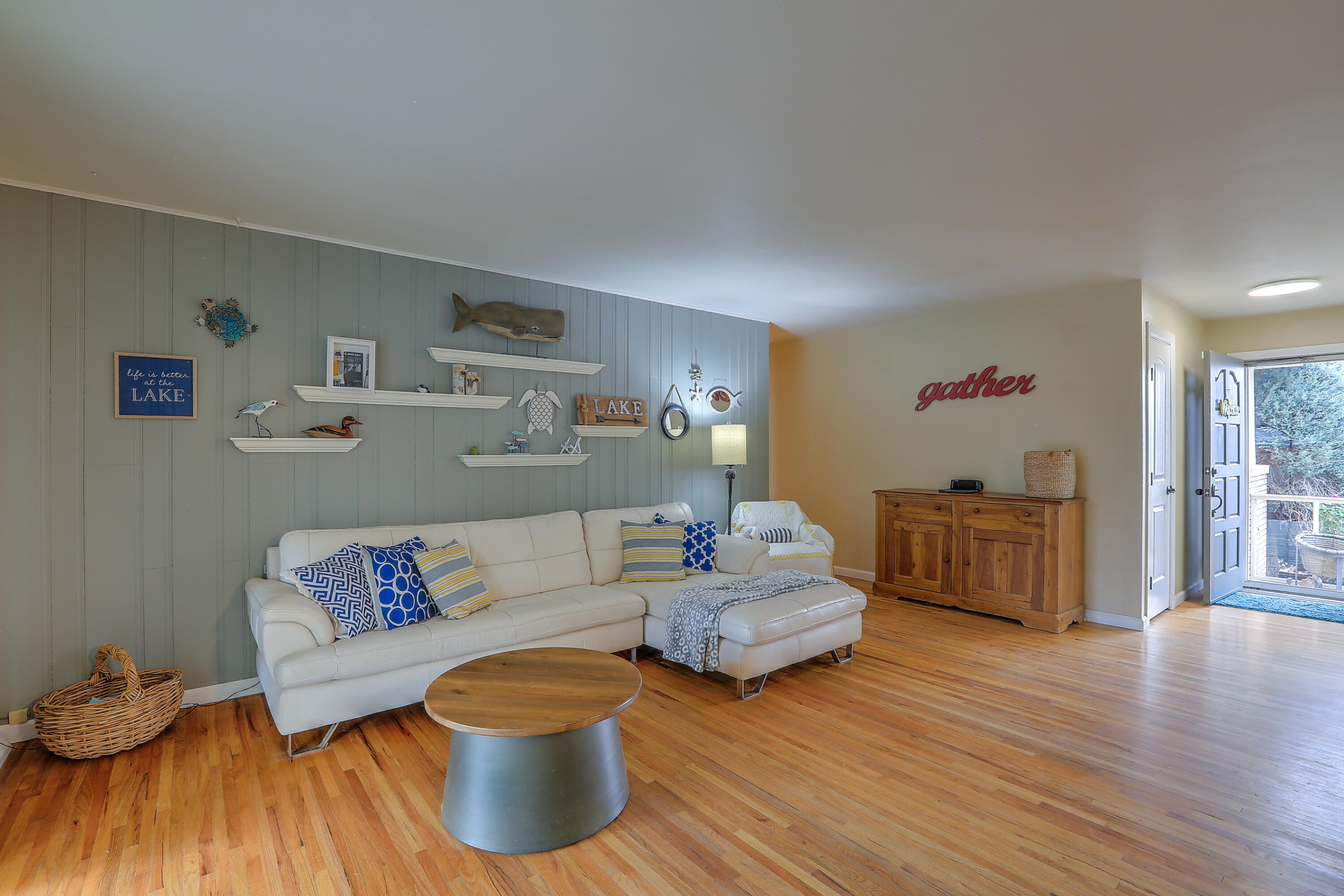 6101 Rogers Avenue NE