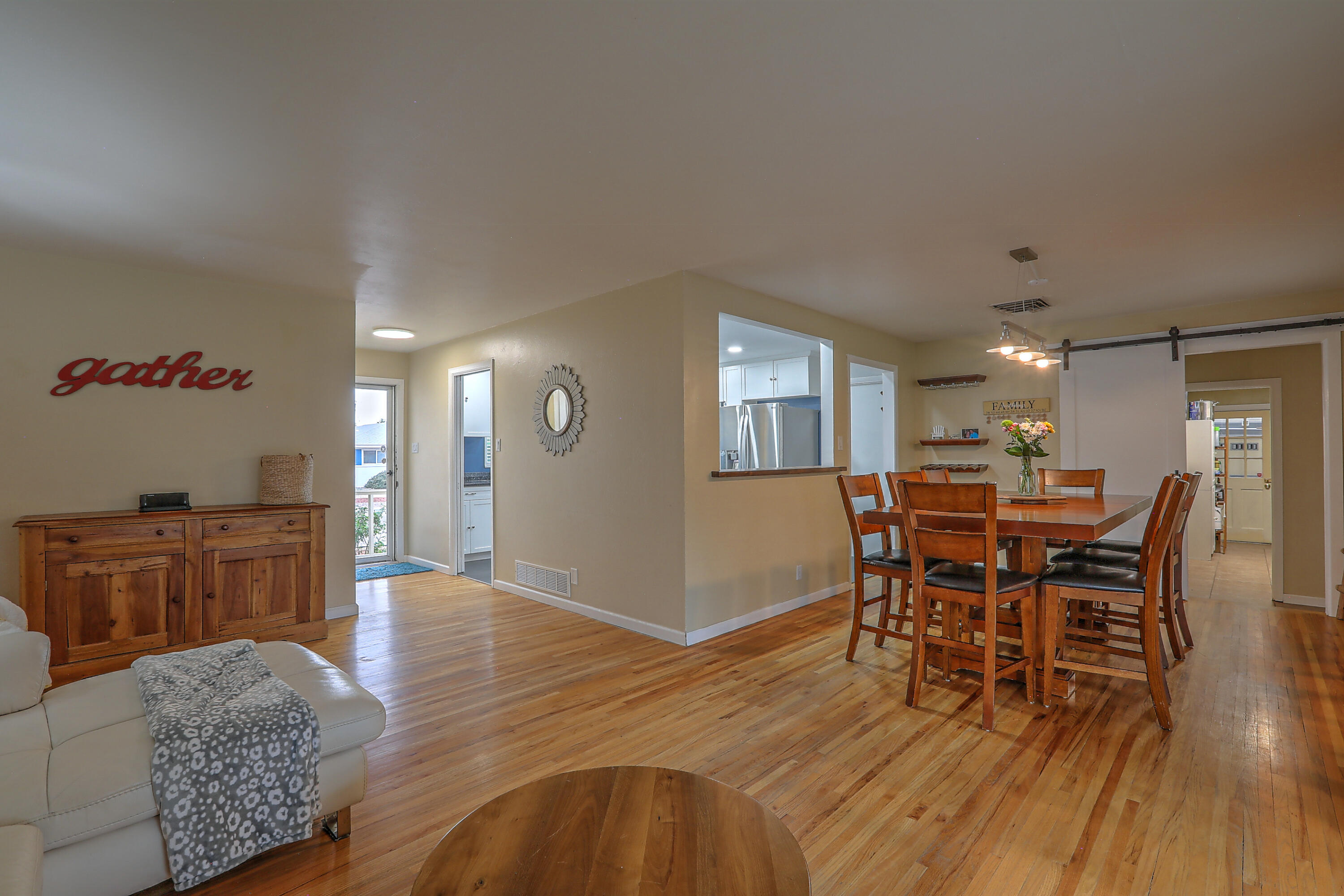 6101 Rogers Avenue NE