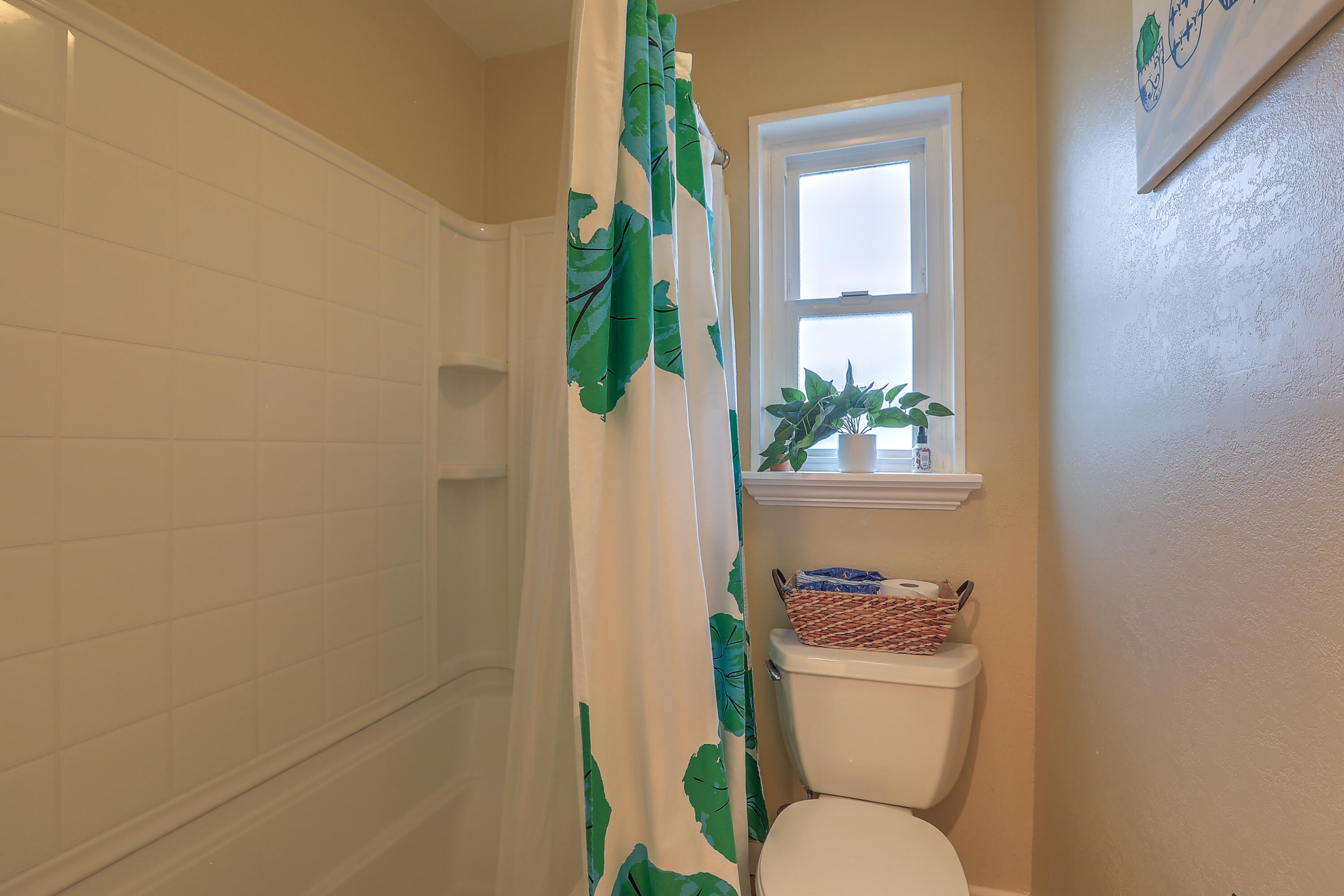 6101 Rogers Avenue NE