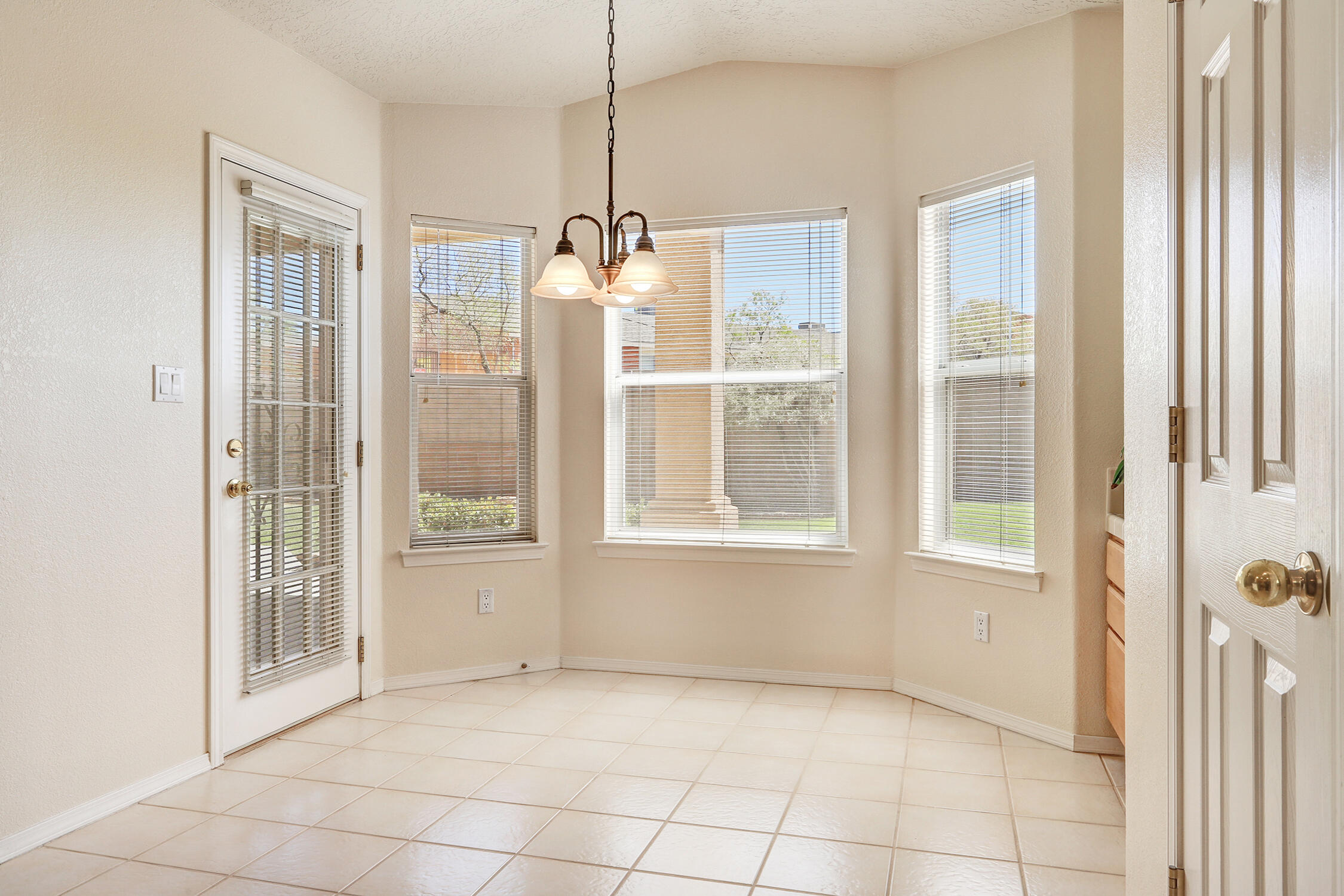 9216 Cactus Trail Road NW