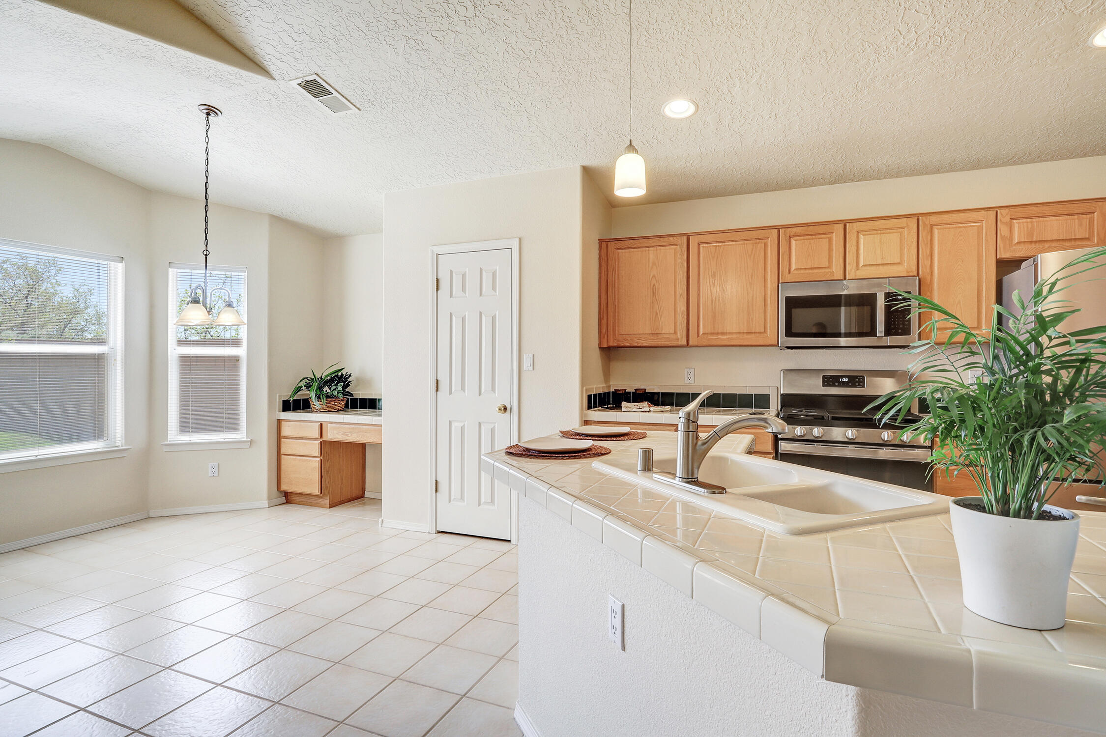 9216 Cactus Trail Road NW