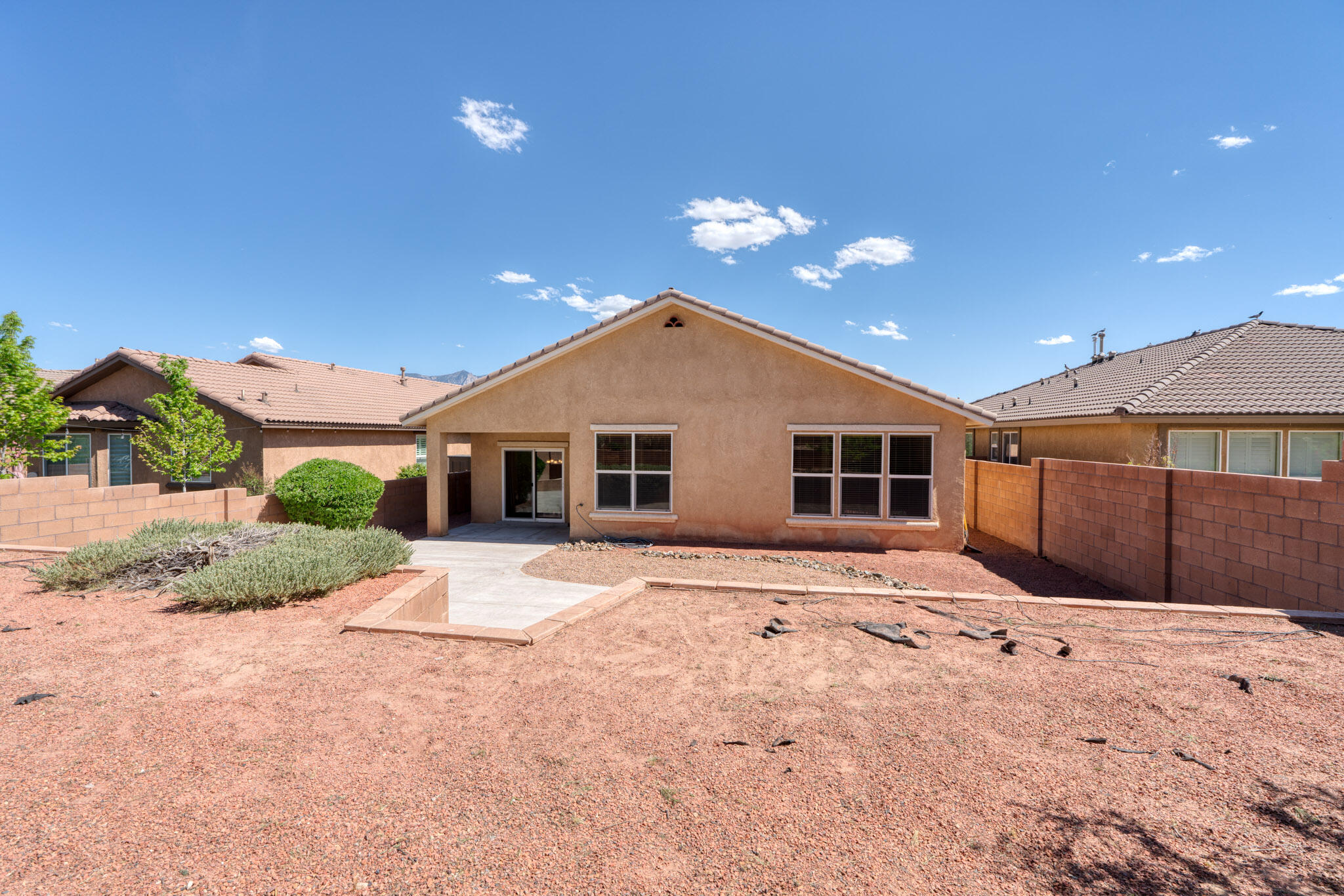 3520 North Pole Loop NE