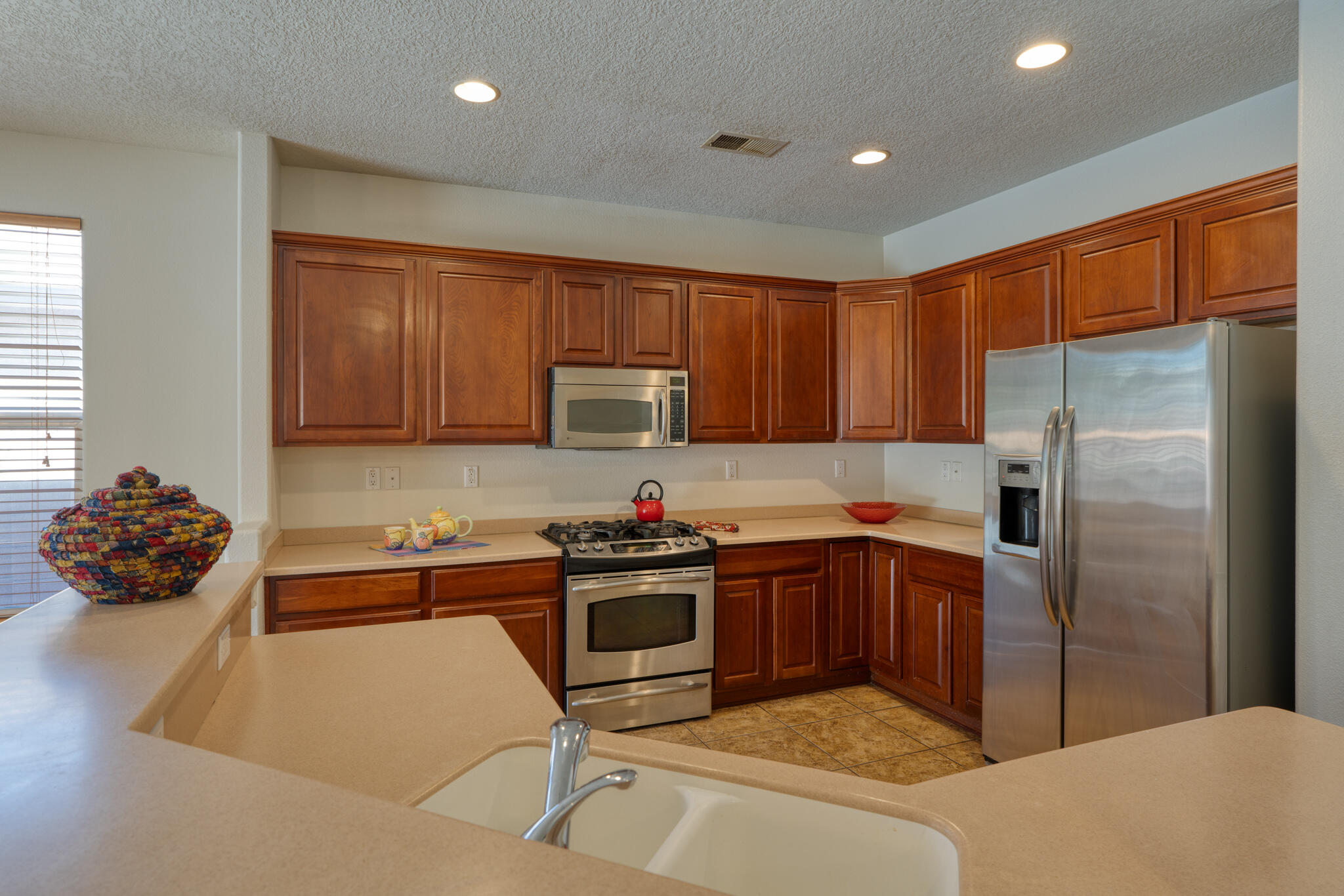 3520 North Pole Loop NE