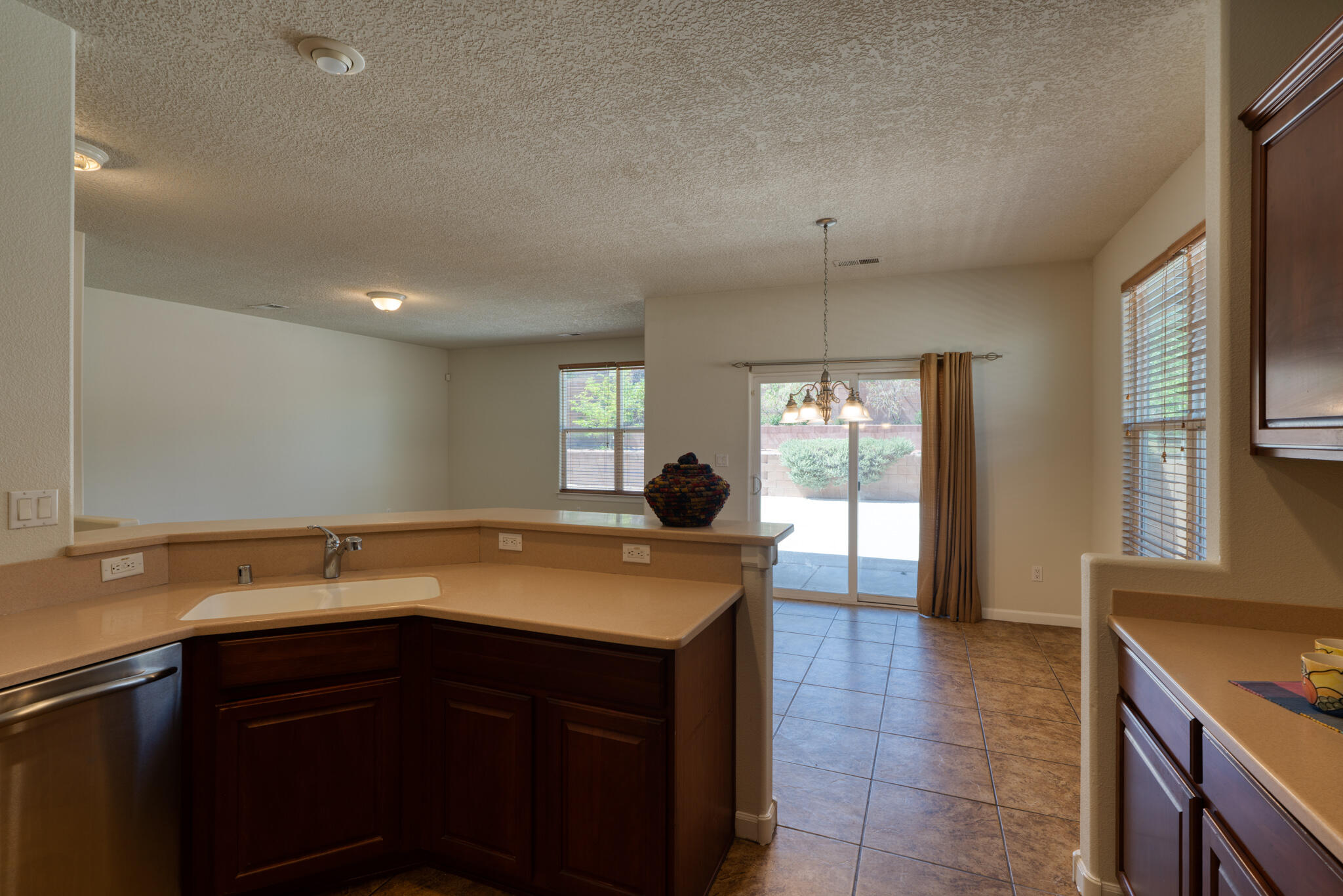 3520 North Pole Loop NE