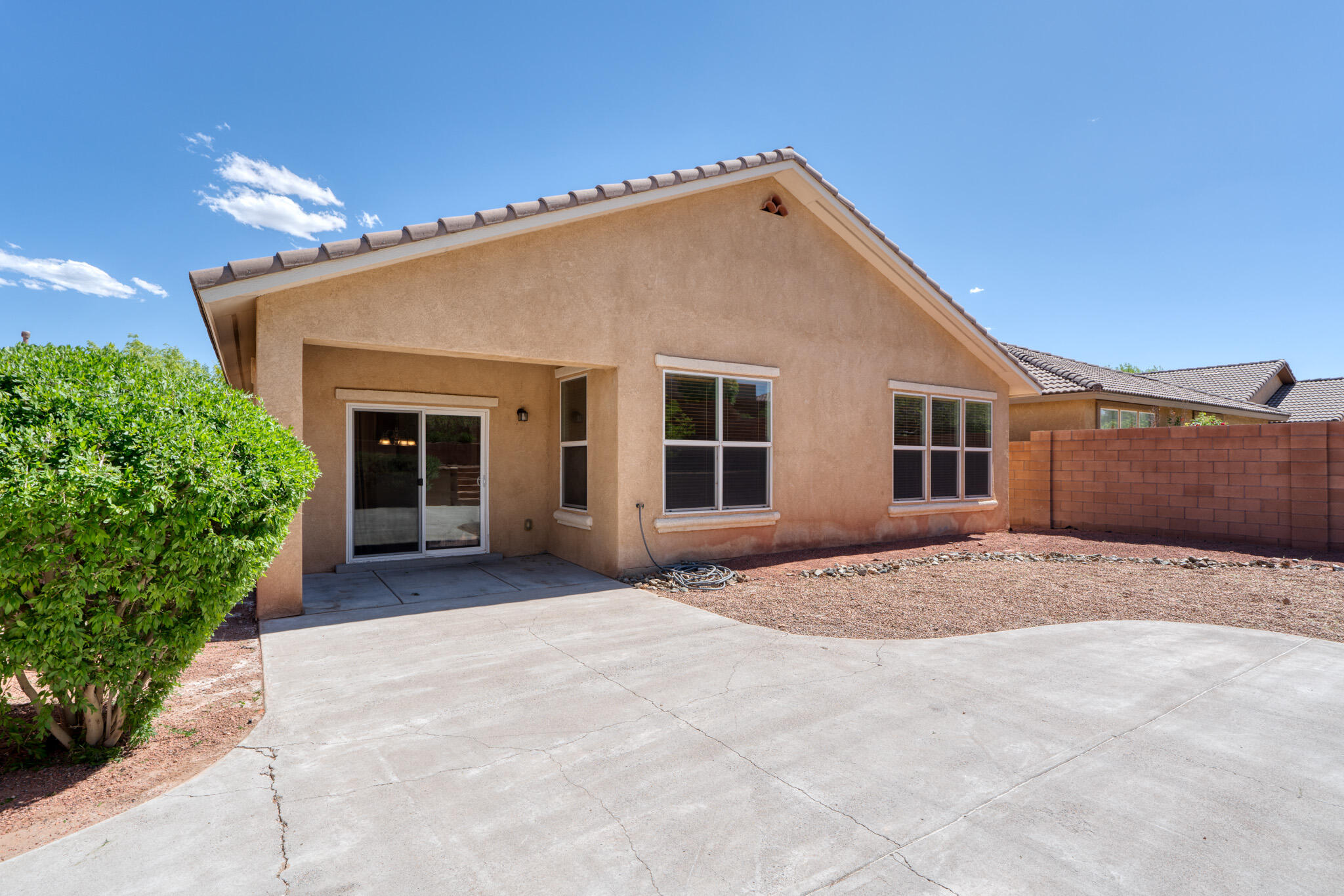 3520 North Pole Loop NE