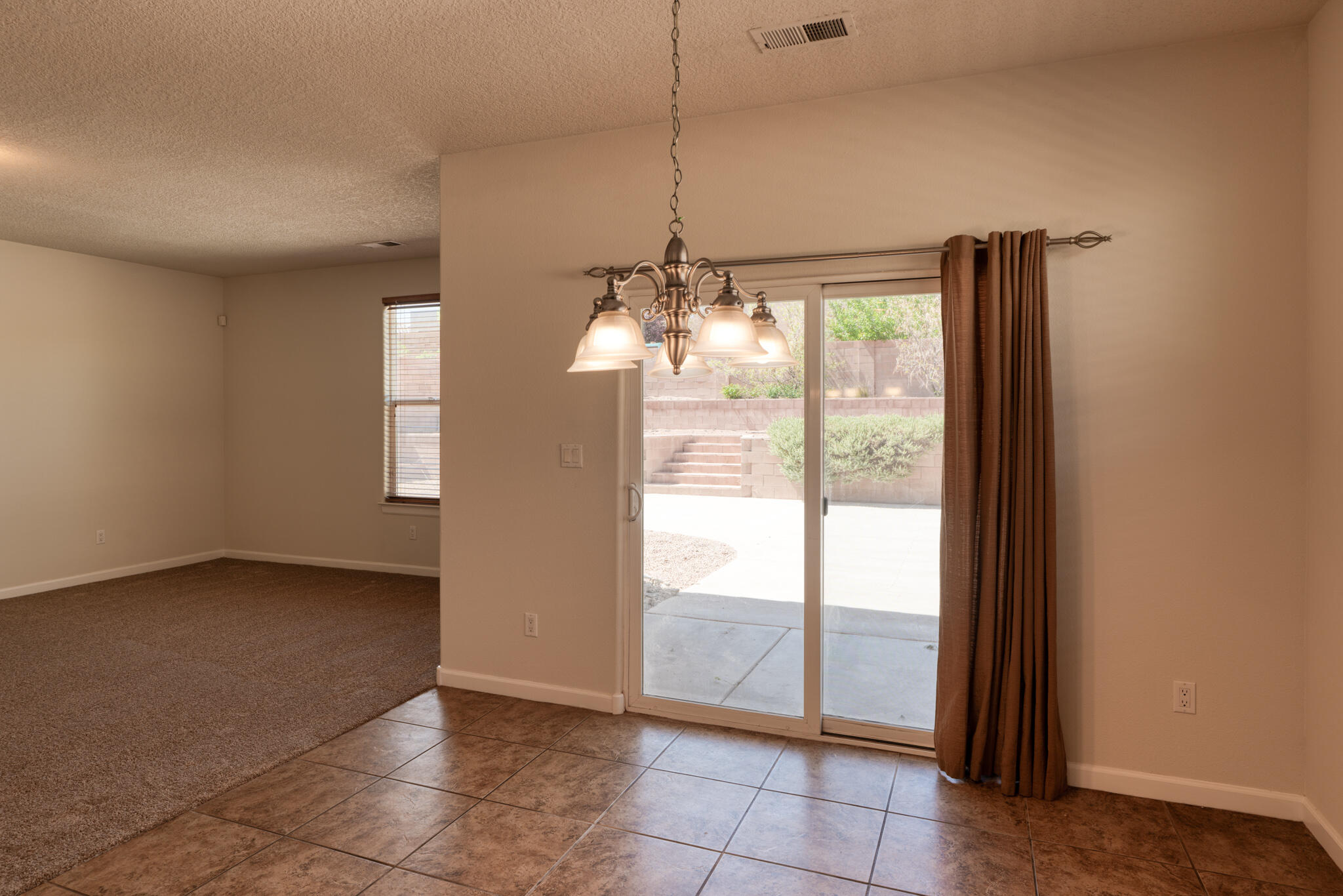 3520 North Pole Loop NE