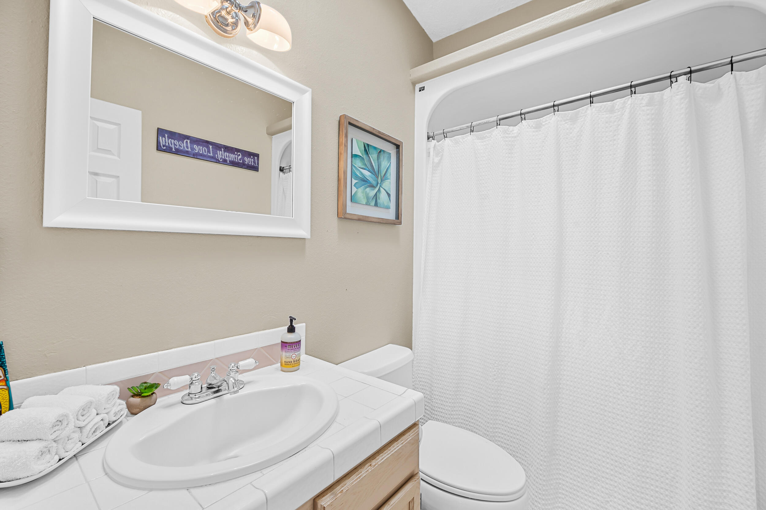 7004 Porlamar Road NW