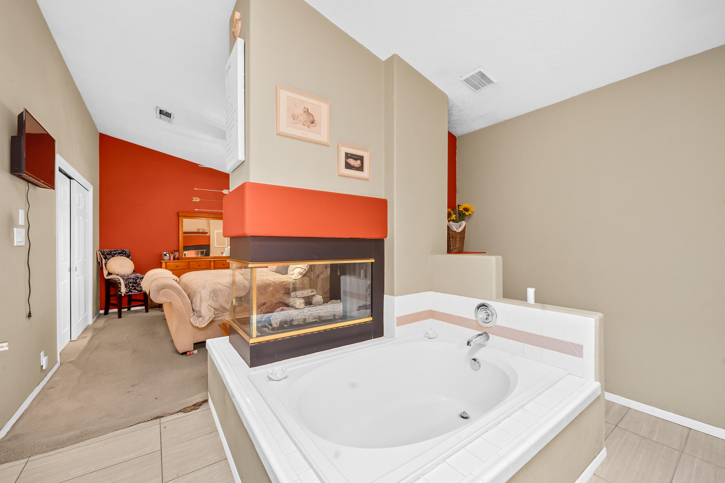 7004 Porlamar Road NW