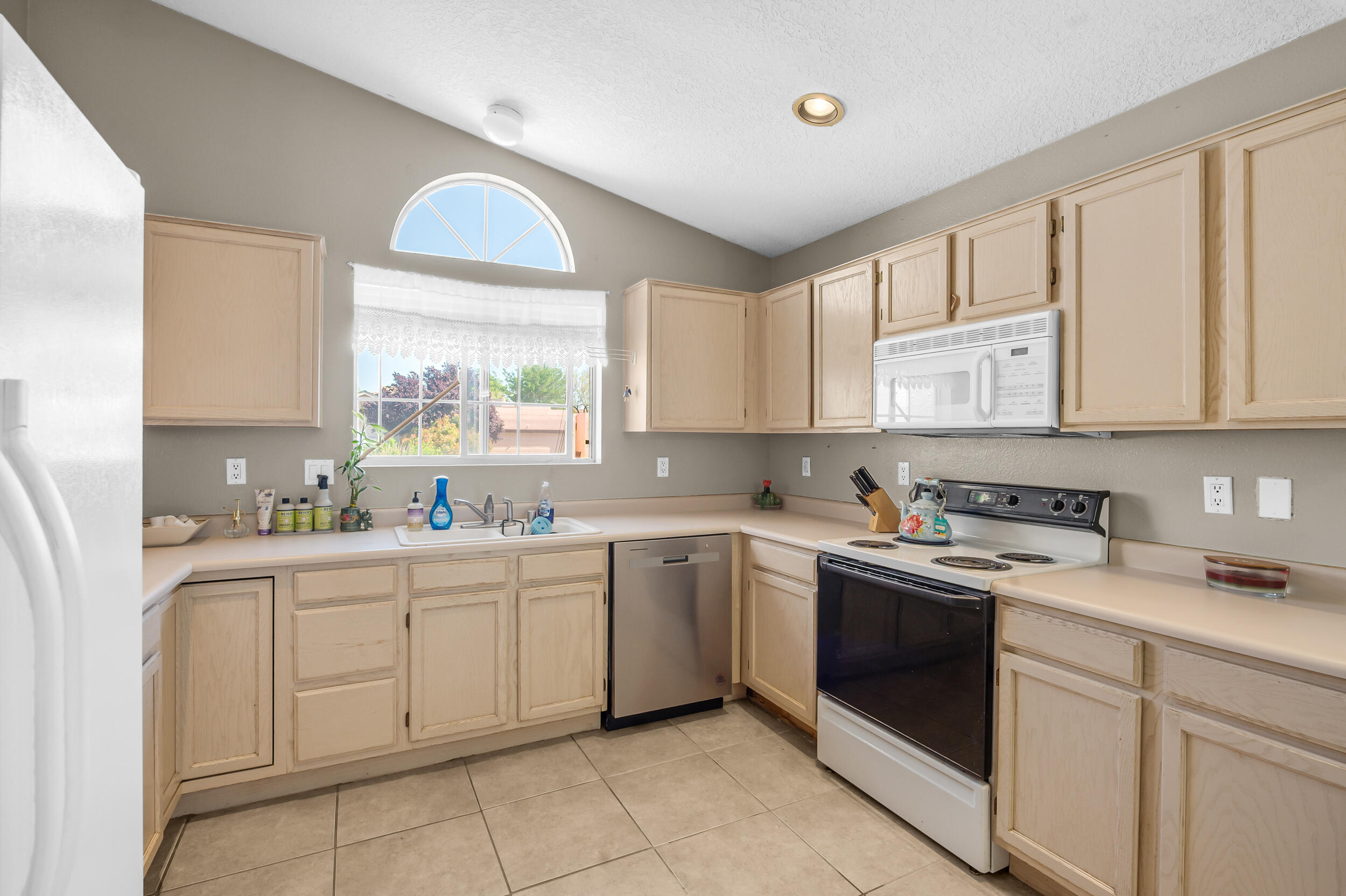 7004 Porlamar Road NW