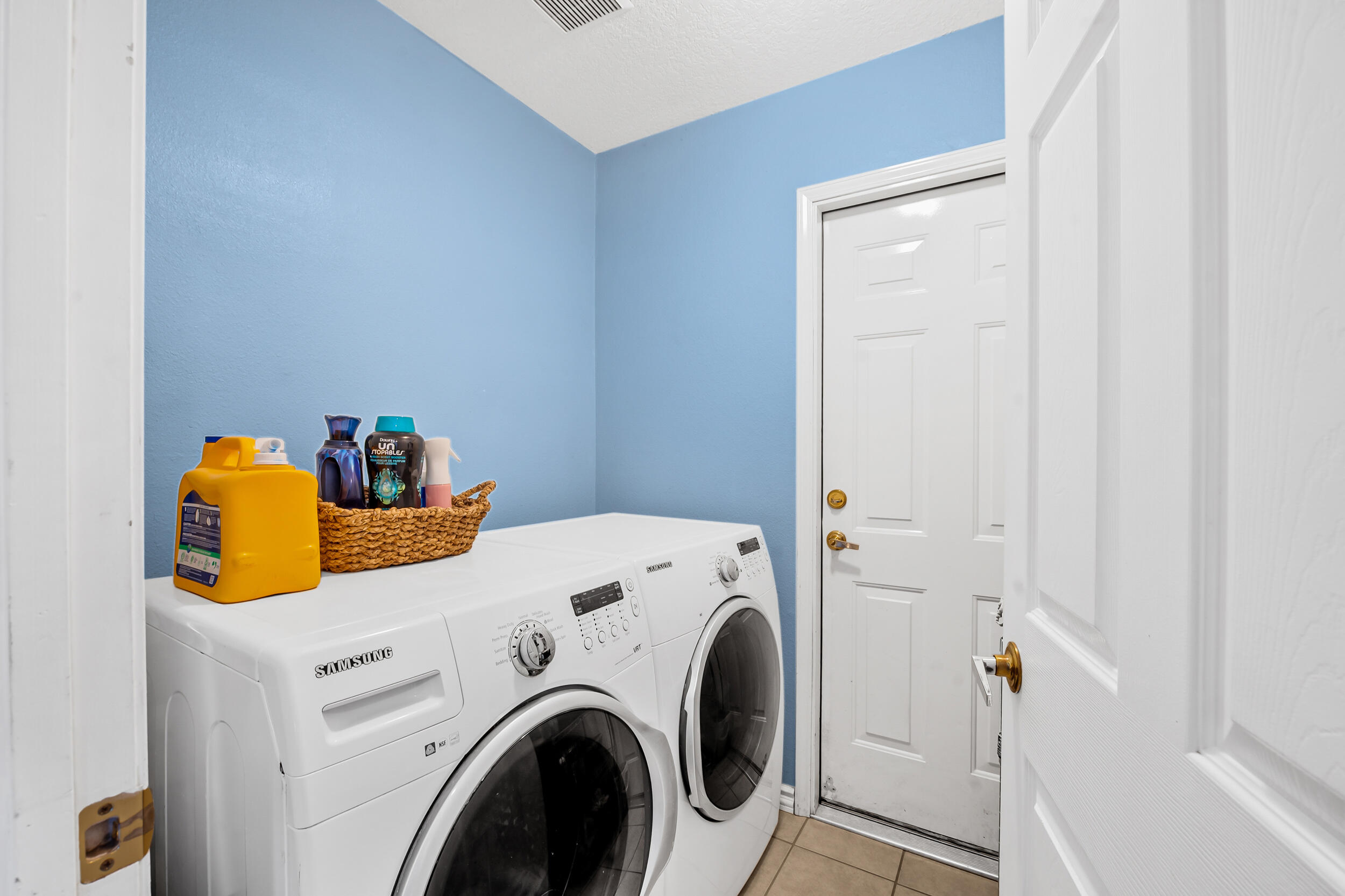 7004 Porlamar Road NW