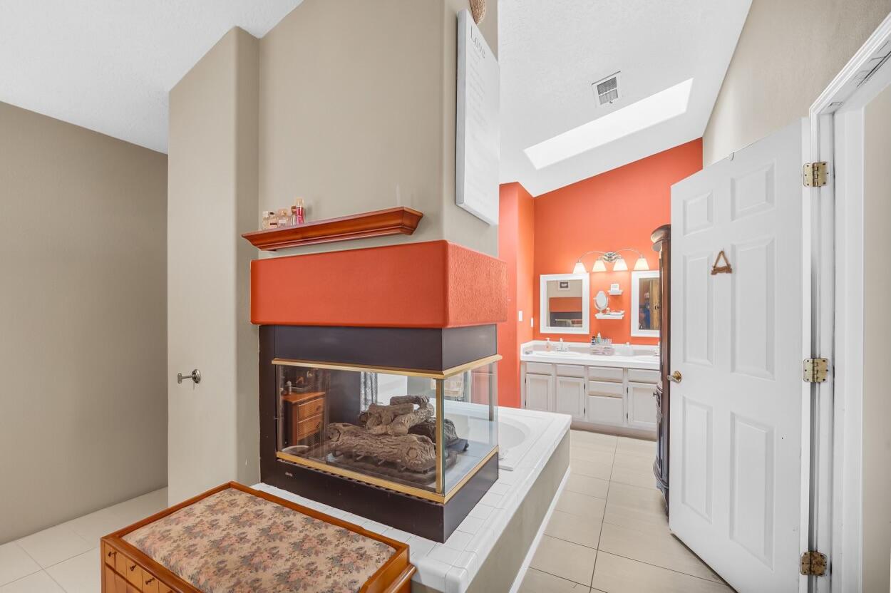 7004 Porlamar Road NW