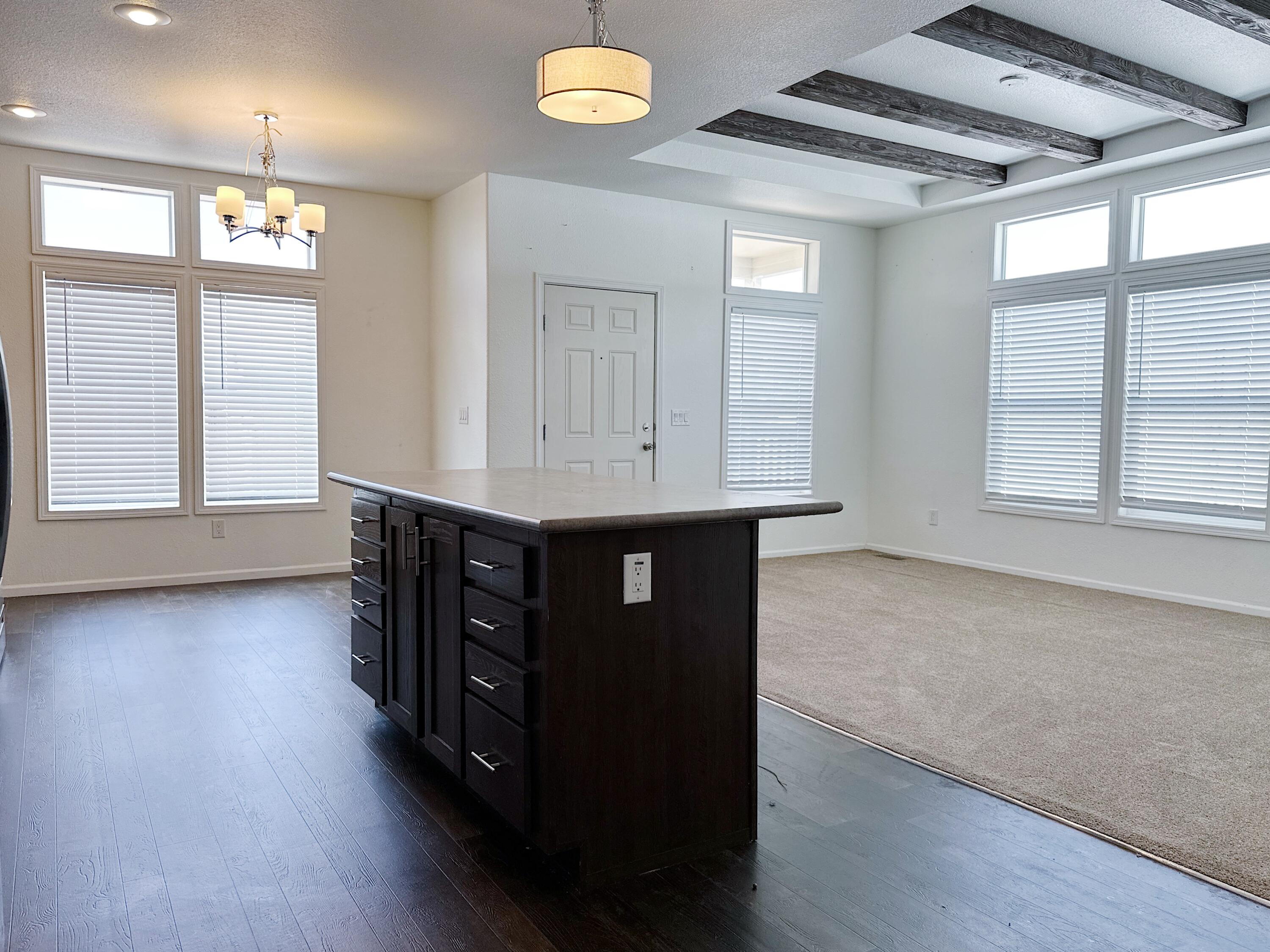 7112 Pan American Fwy East 334 NE