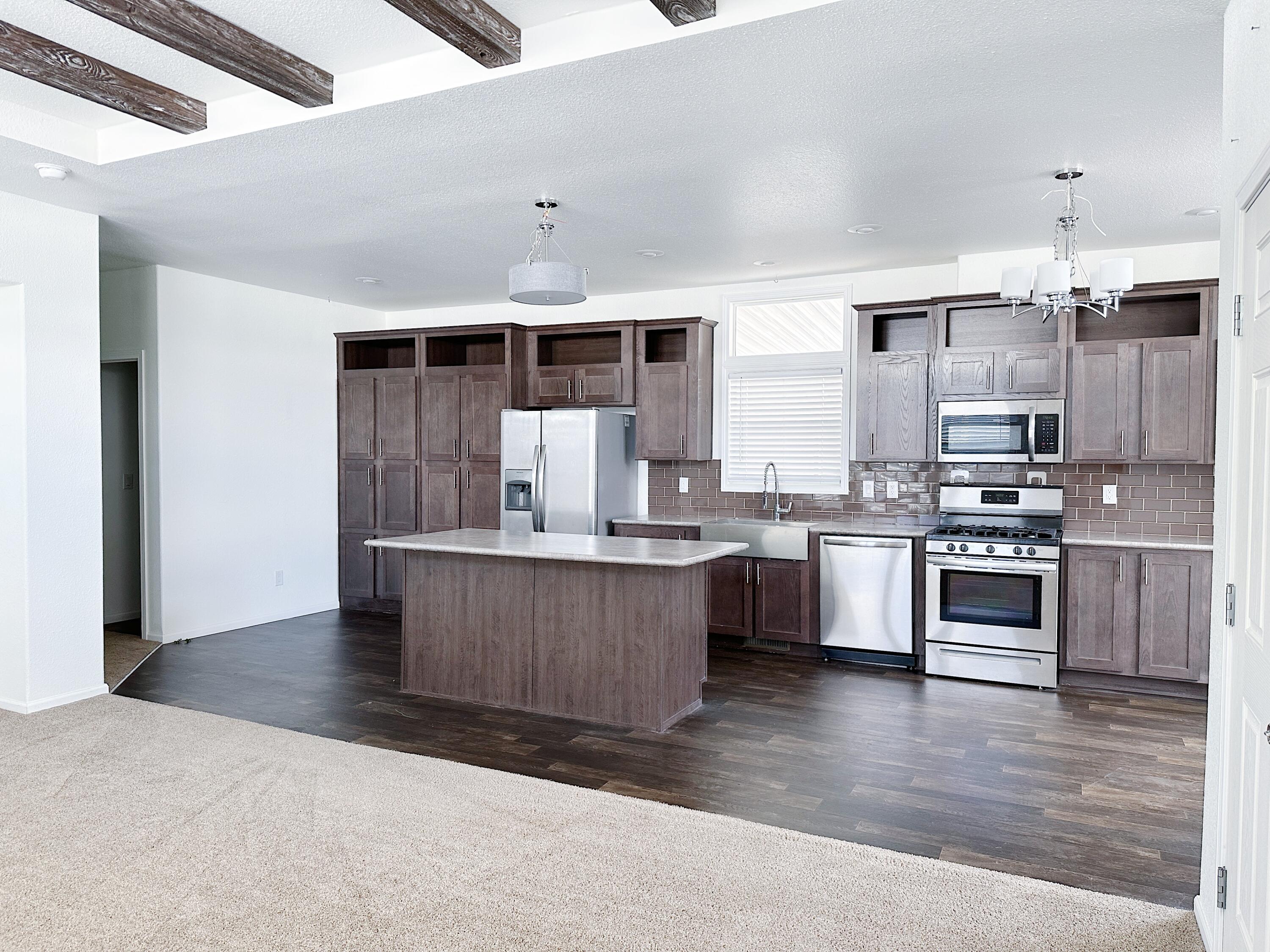 7112 Pan American Fwy East 334 NE