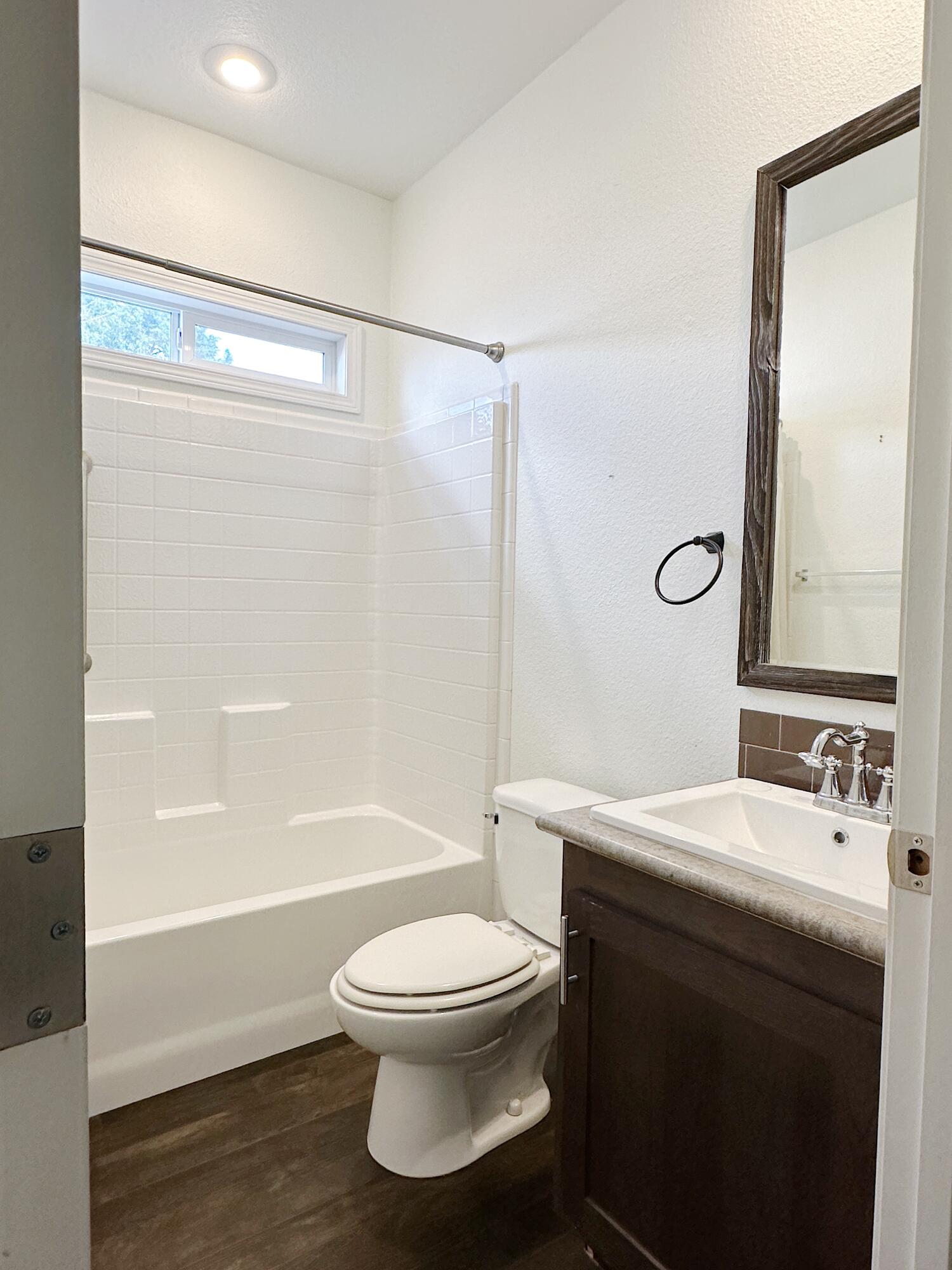 7112 Pan American Fwy East 334 NE