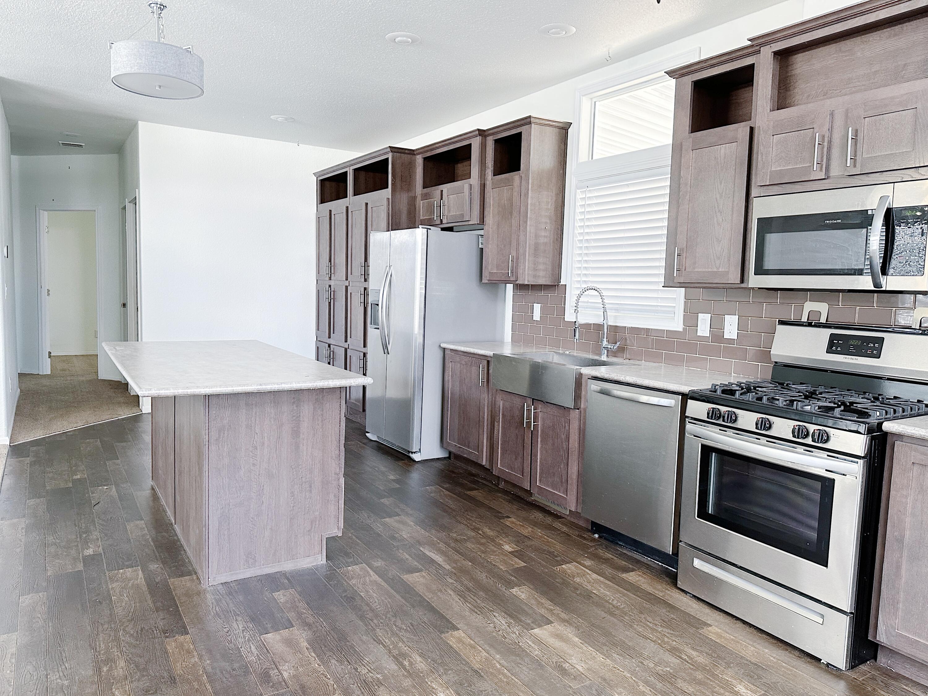 7112 Pan American Fwy East 334 NE