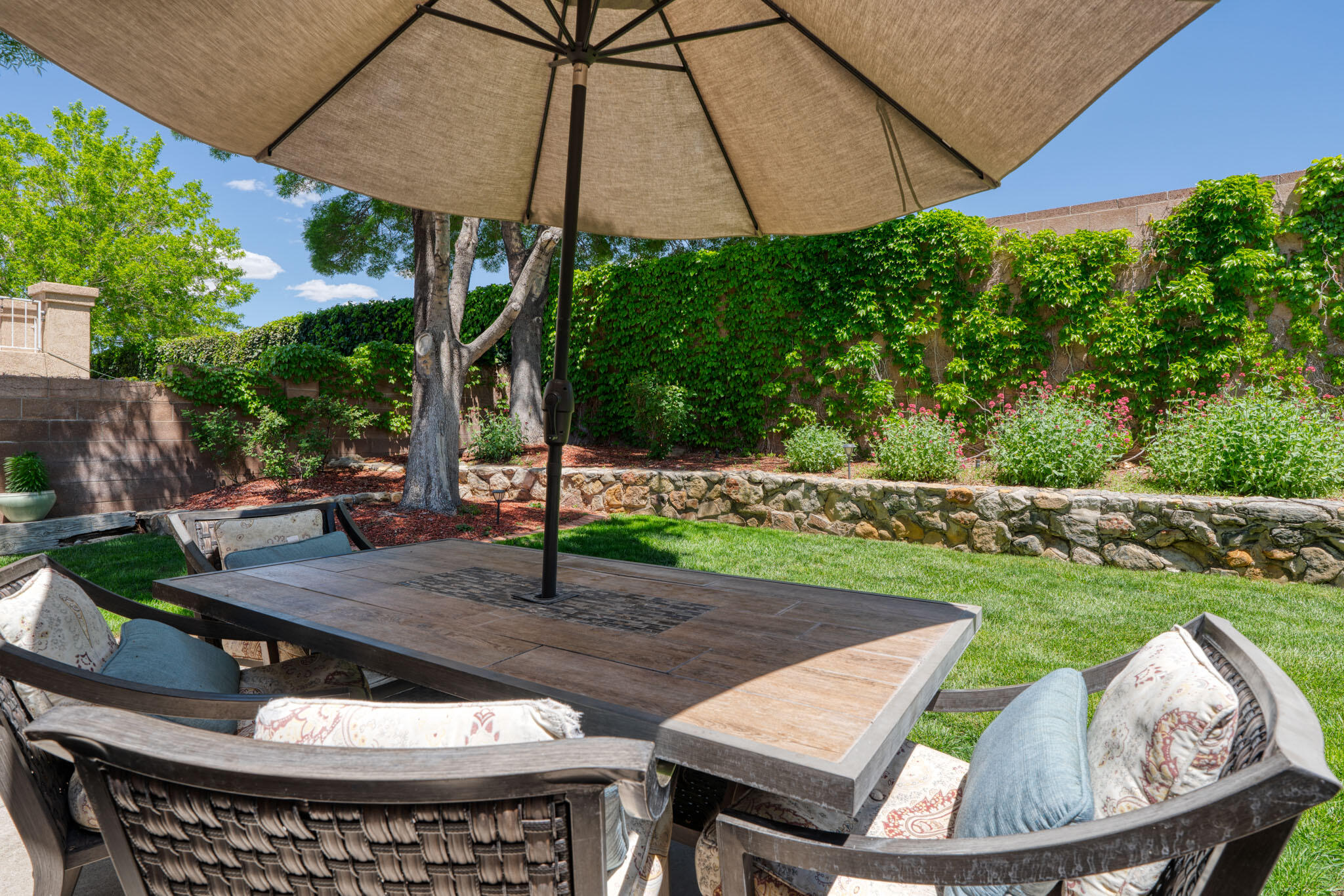 8724 Tierra Montana Place NE