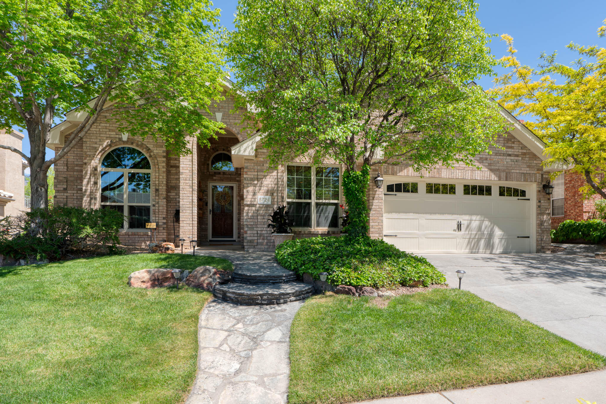 8724 Tierra Montana Place NE