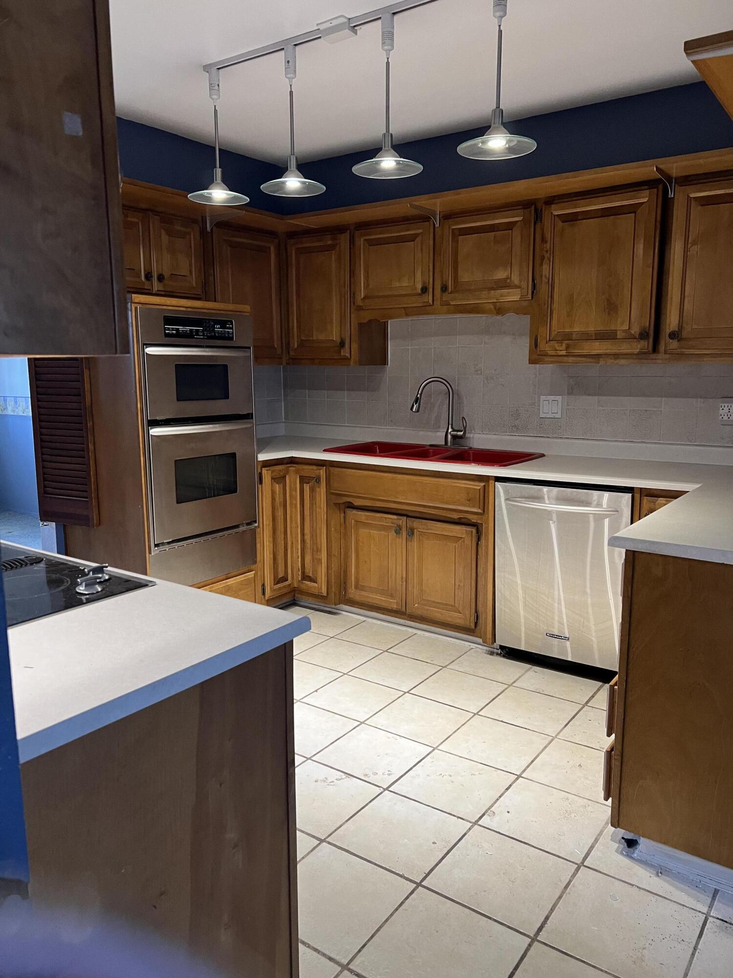 6114 Gibson Boulevard SE