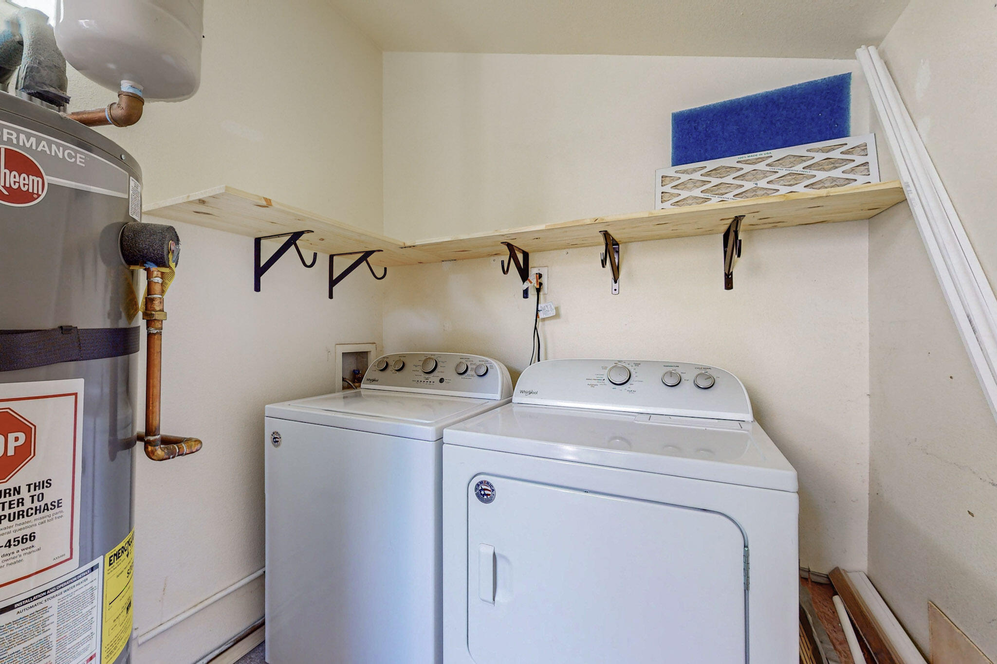 13166 Candelaria Road NE